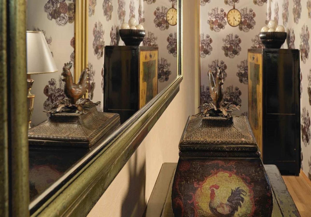 Divani Caravel Hotel 5*