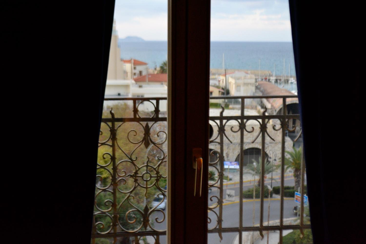 Gdm Megaron, Historical Monument 5*