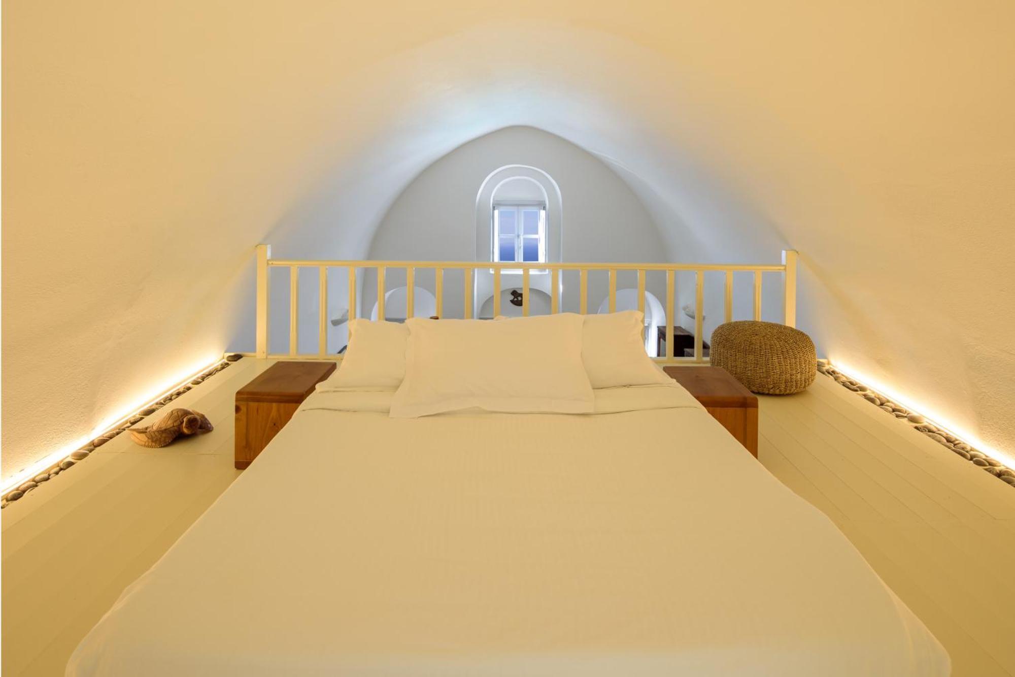 Revelis & Canava Villa Fira (Santorini)