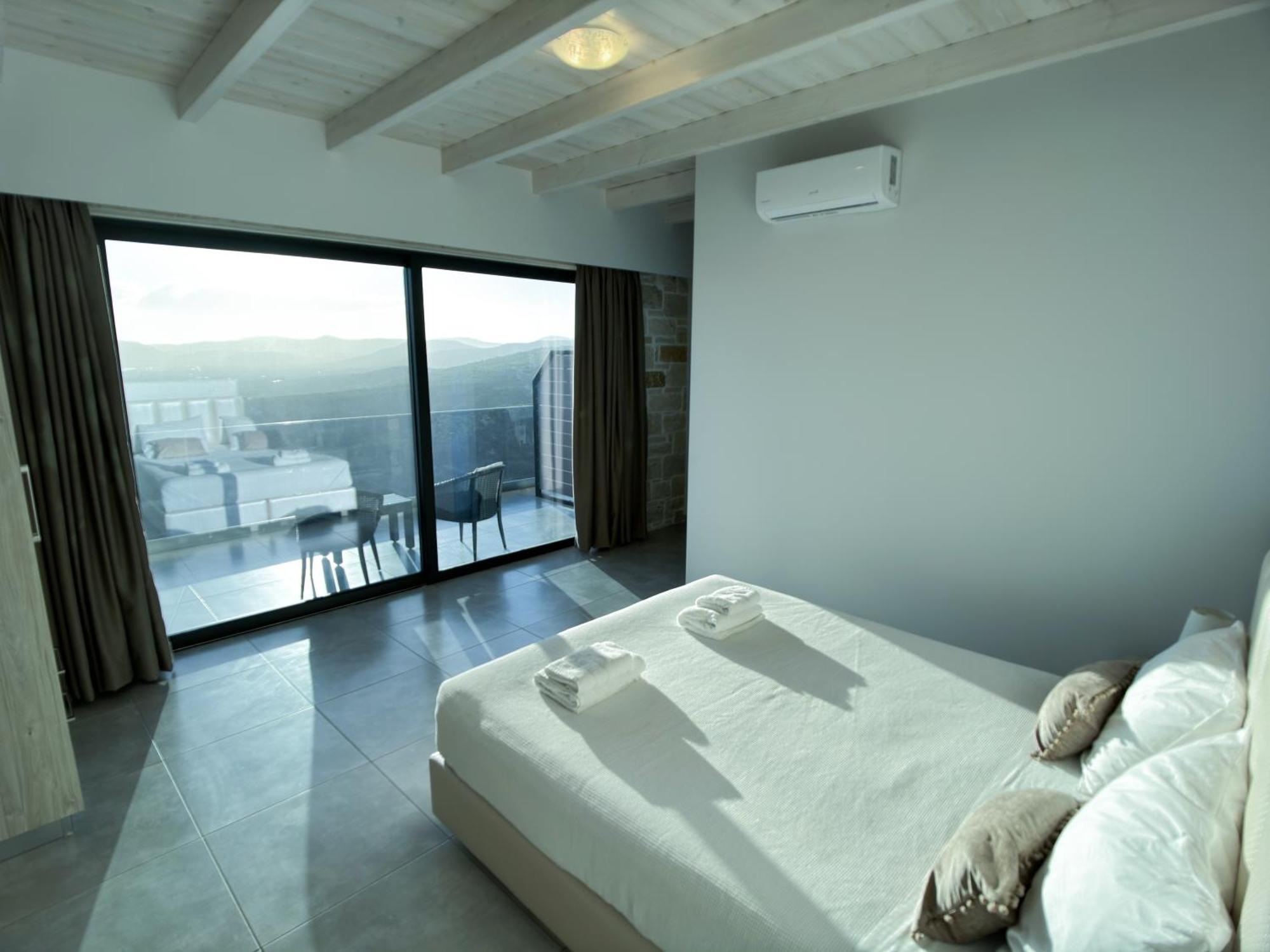 Villa Heated Pool & Jacuzzi, Sea View - Paleokastro Luxury *