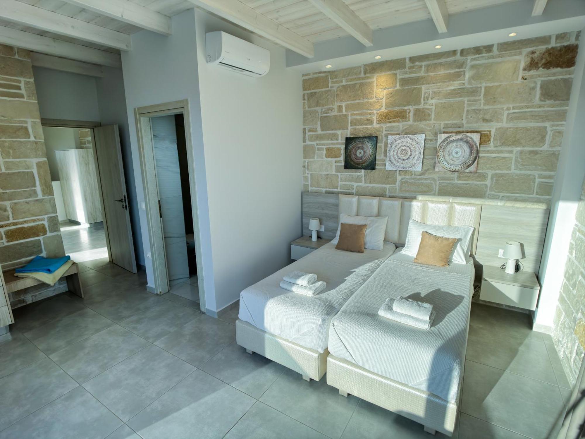 Heated Pool & Jacuzzi, Sea View - Paleokastro Luxury * Kissamos