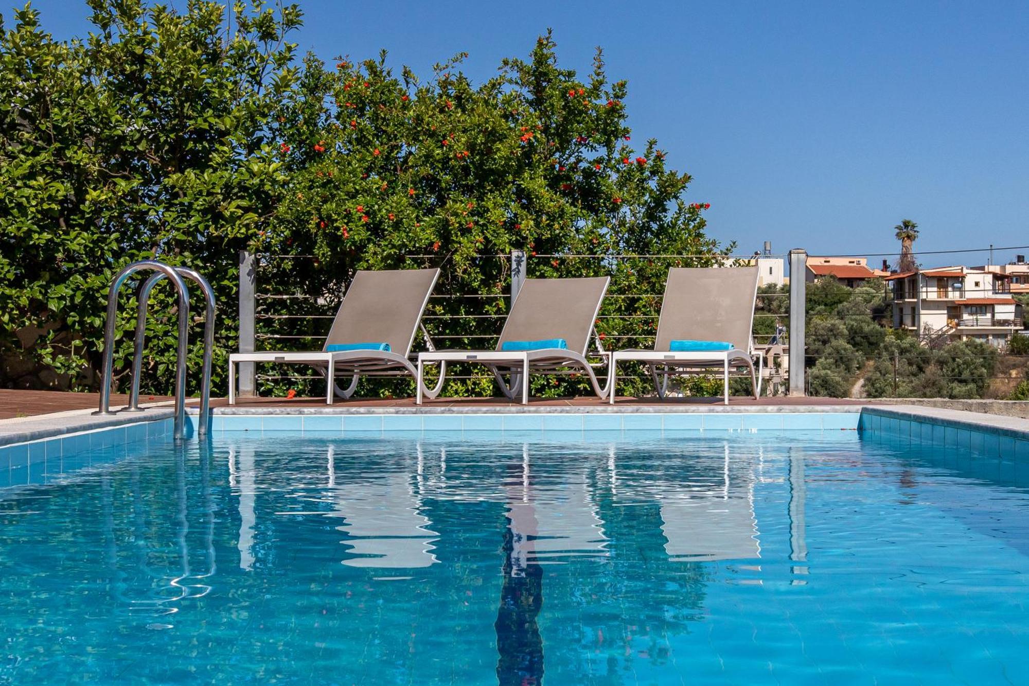 Dimitra With Private Pool And Sea View -the Ground Floor Of A Two Storey Building Daratsos