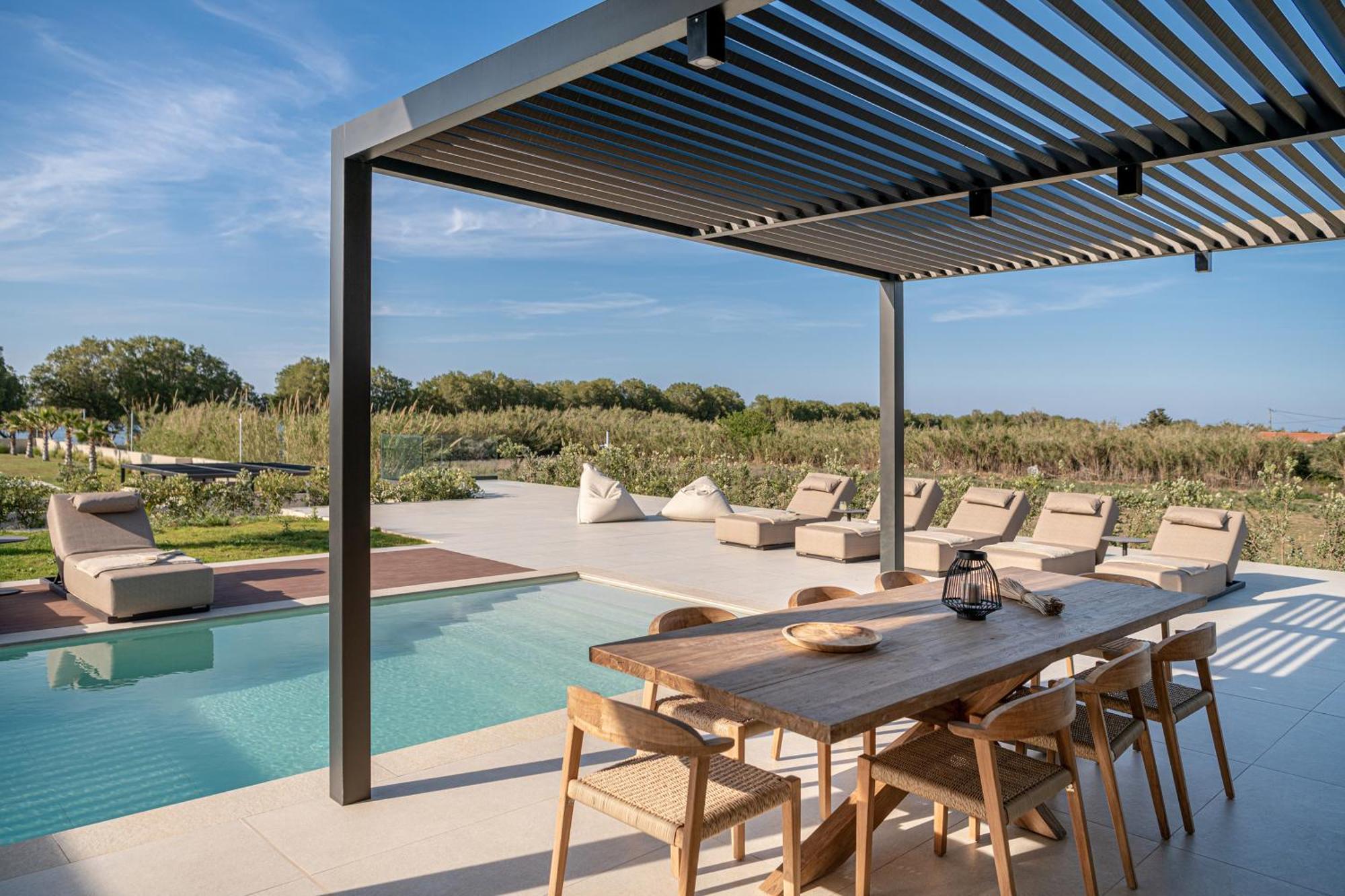 Villa Pnoe - Seafront Experience