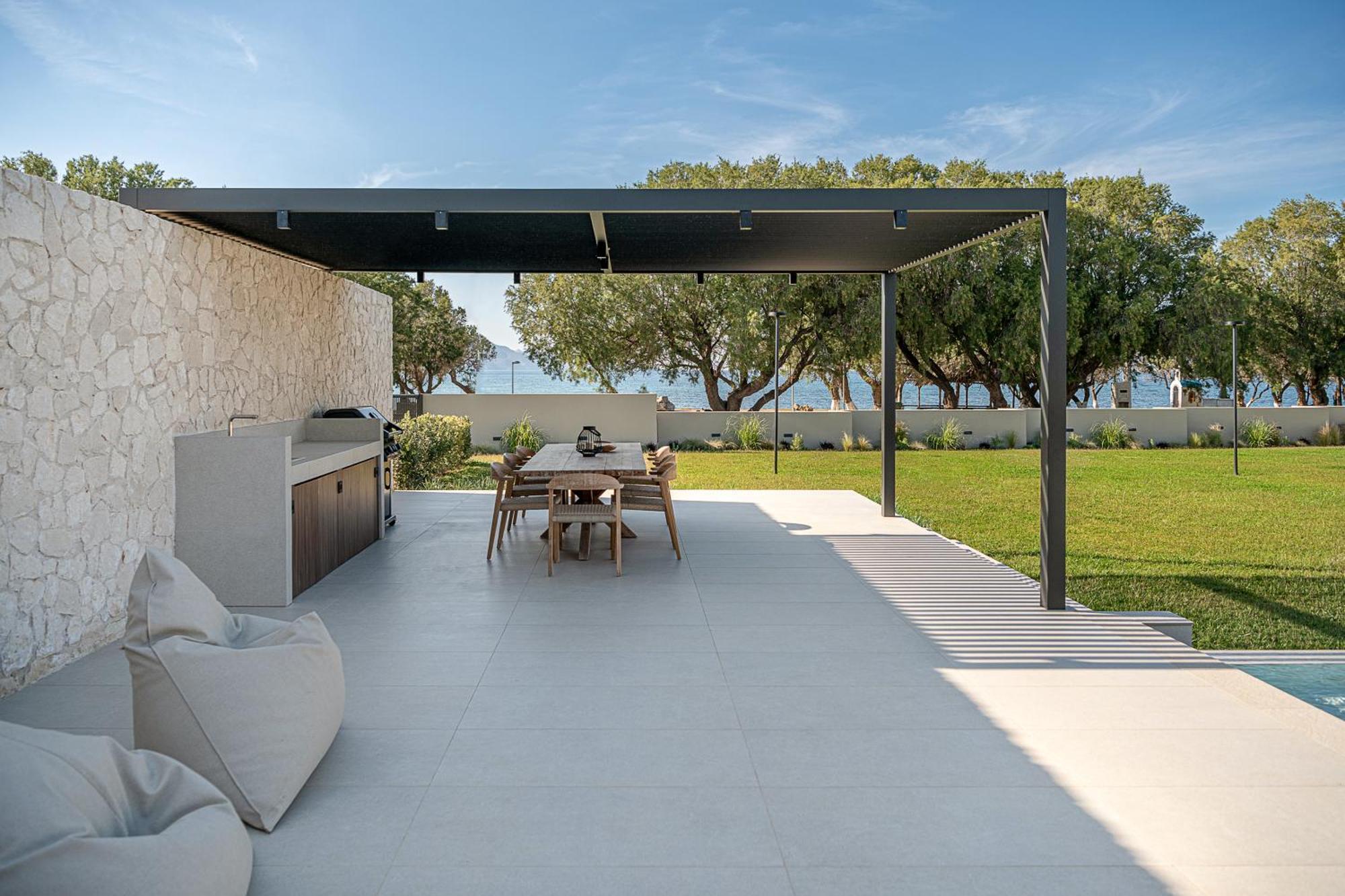 Villa Pnoe - Seafront Experience