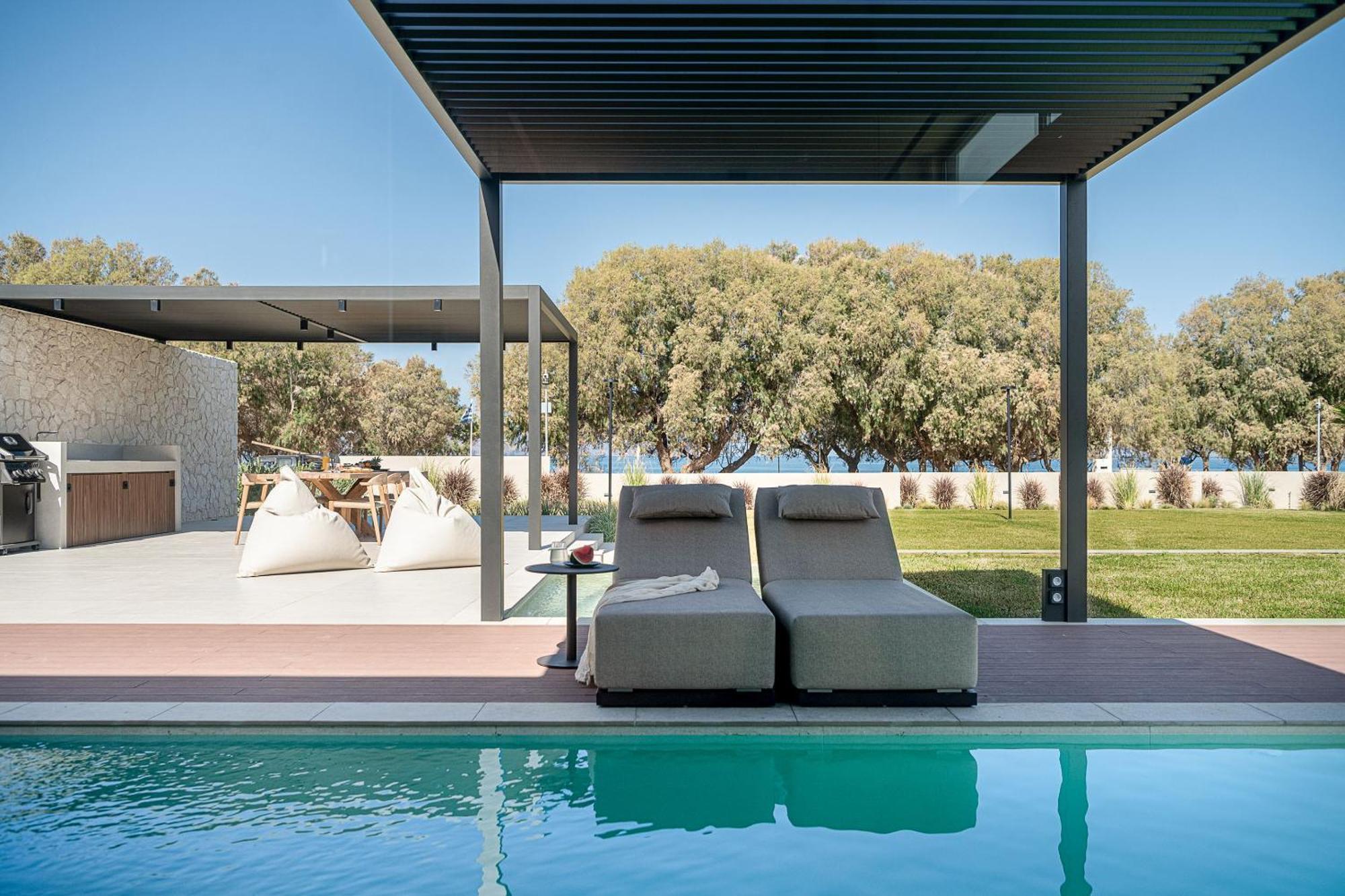 Pnoe - Seafront Experience Villa *