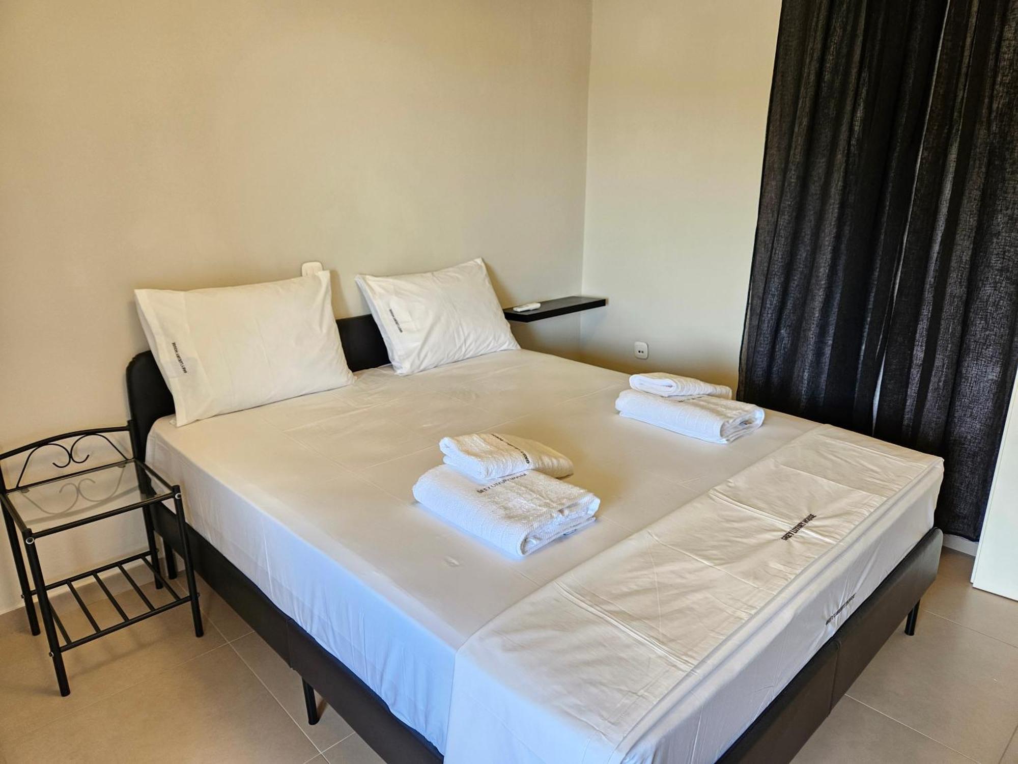 Grey Luxury House Apartment Ipsos