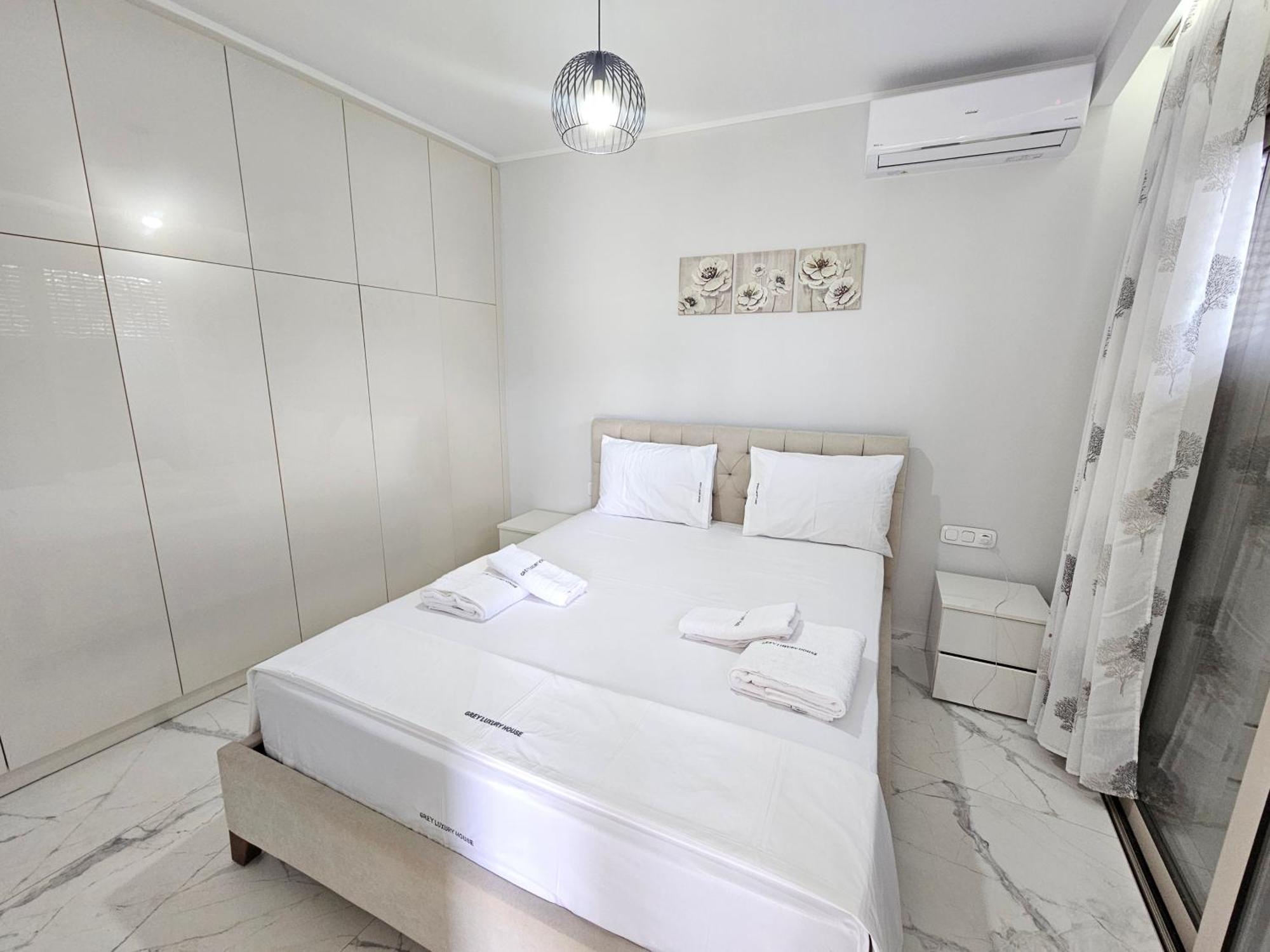 Grey Luxury House Ipsos
