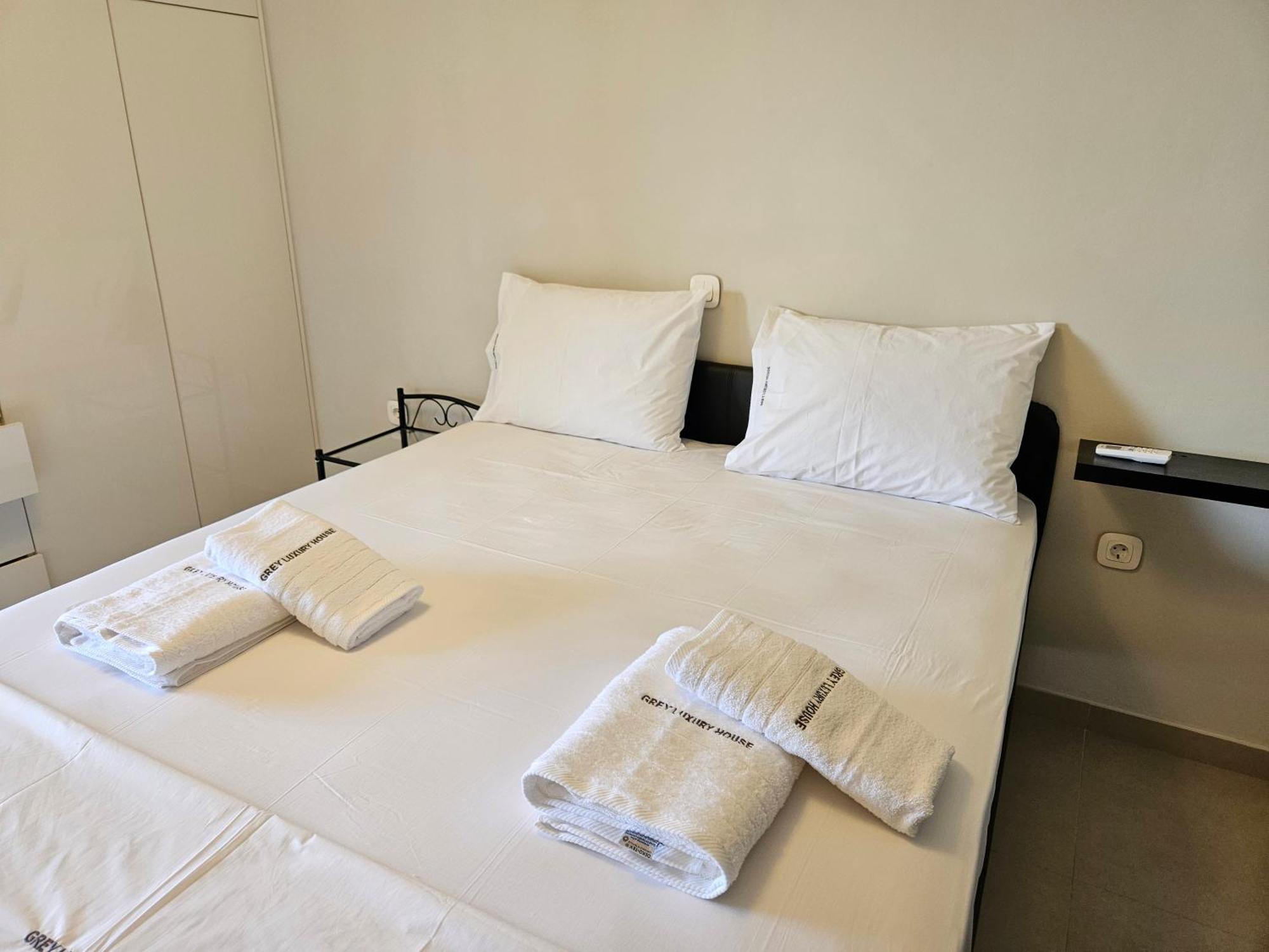 Grey Luxury House Apartment Ipsos