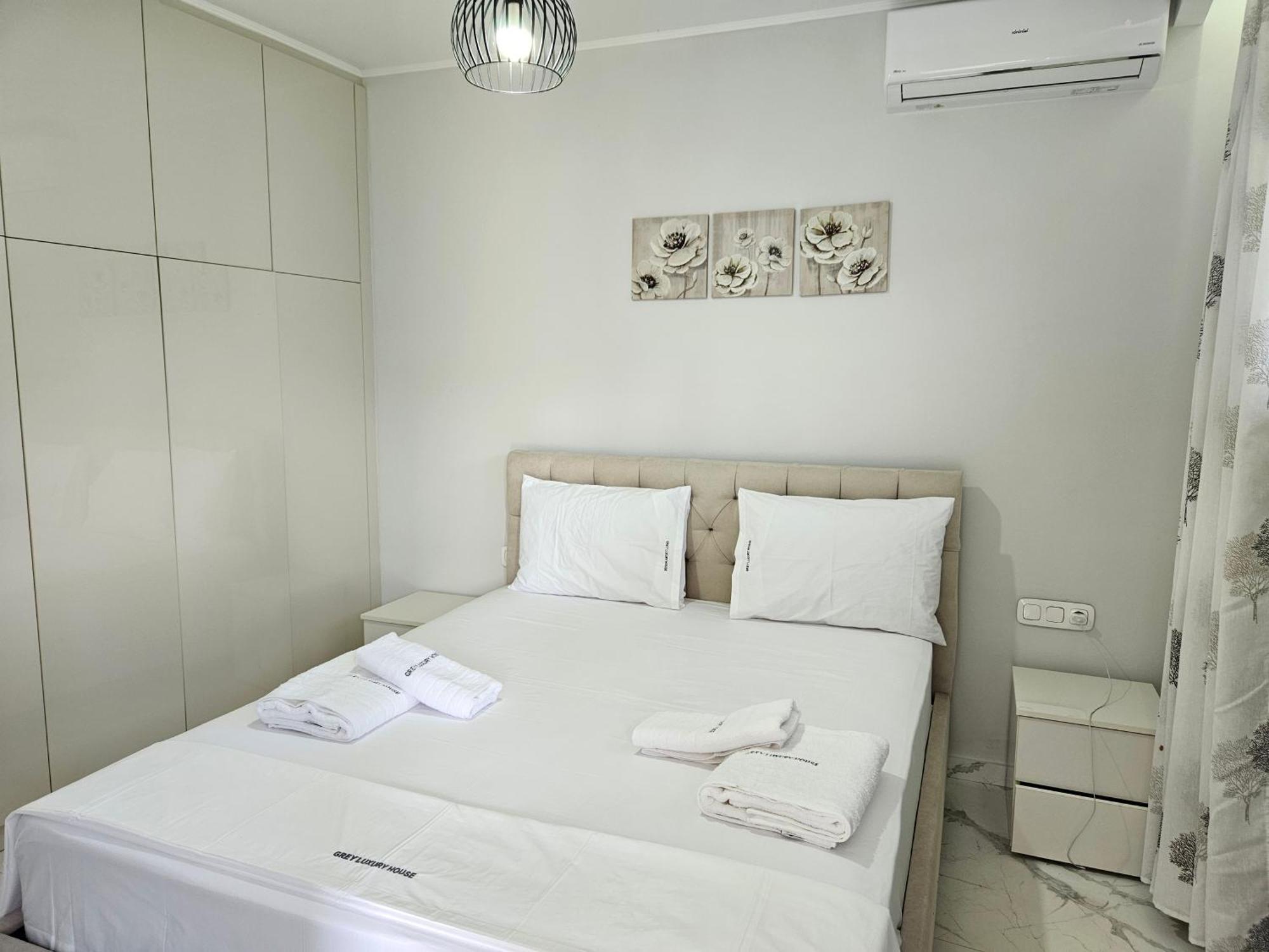 Apartment Grey Luxury House *
