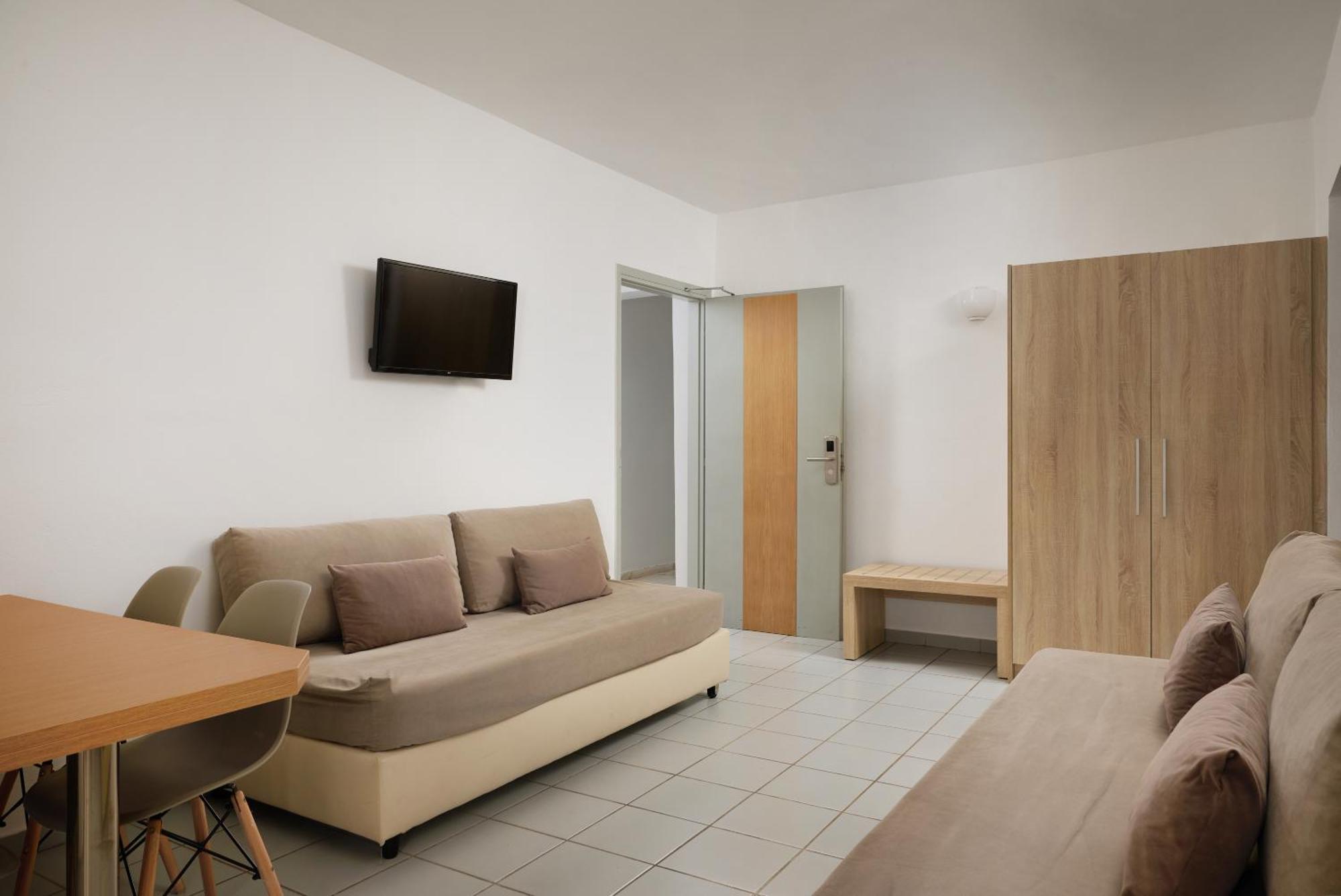 Aparthotel Acropolis 3*