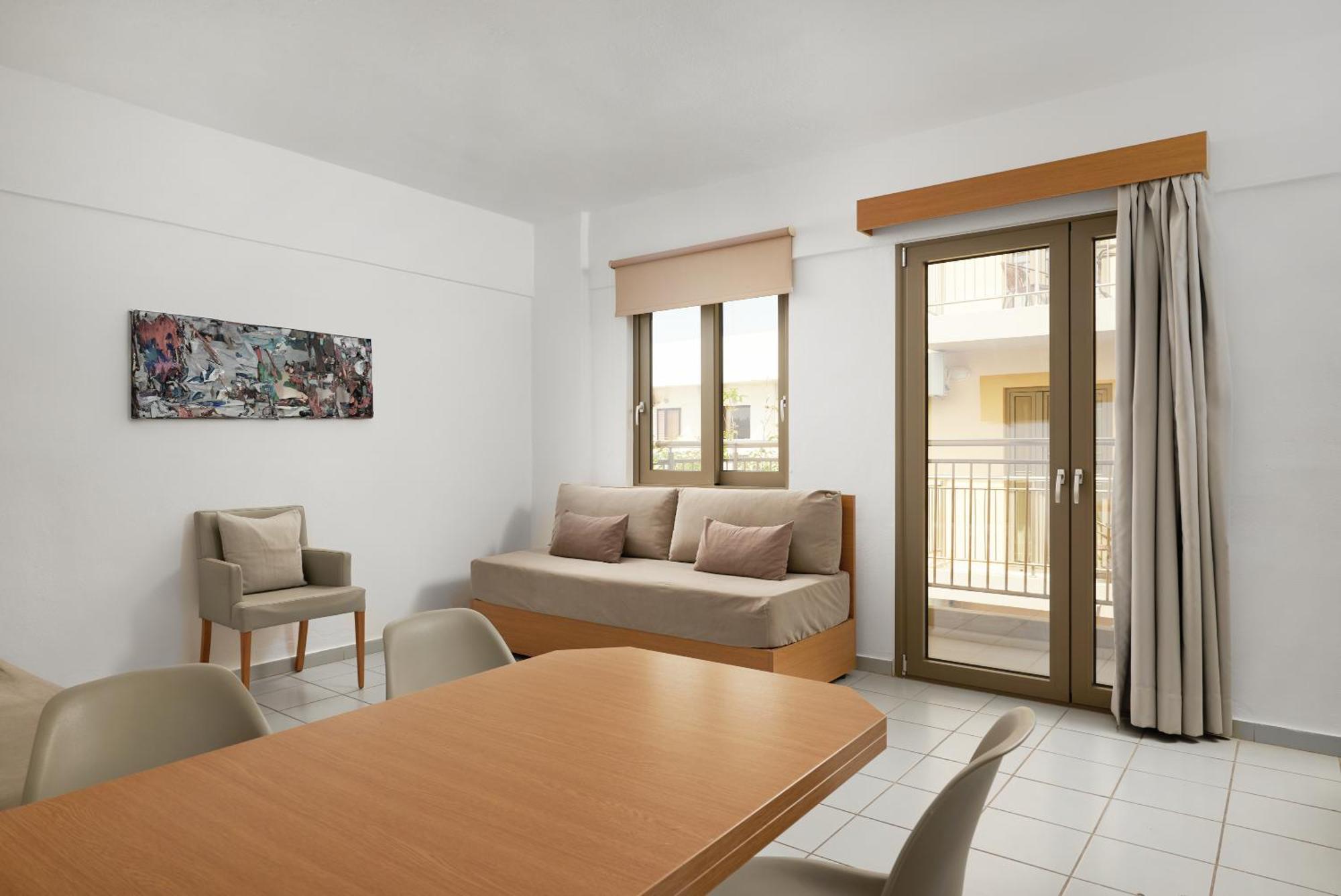 Acropolis Aparthotel