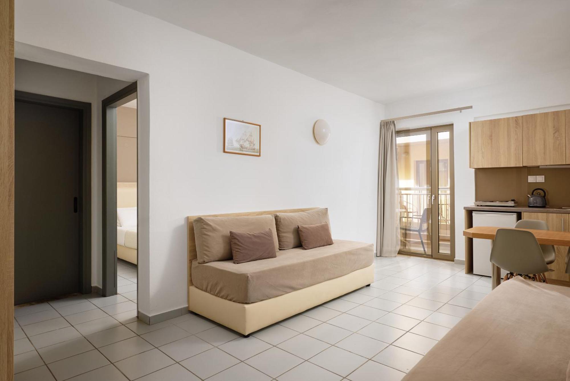 Aparthotel Acropolis 3*
