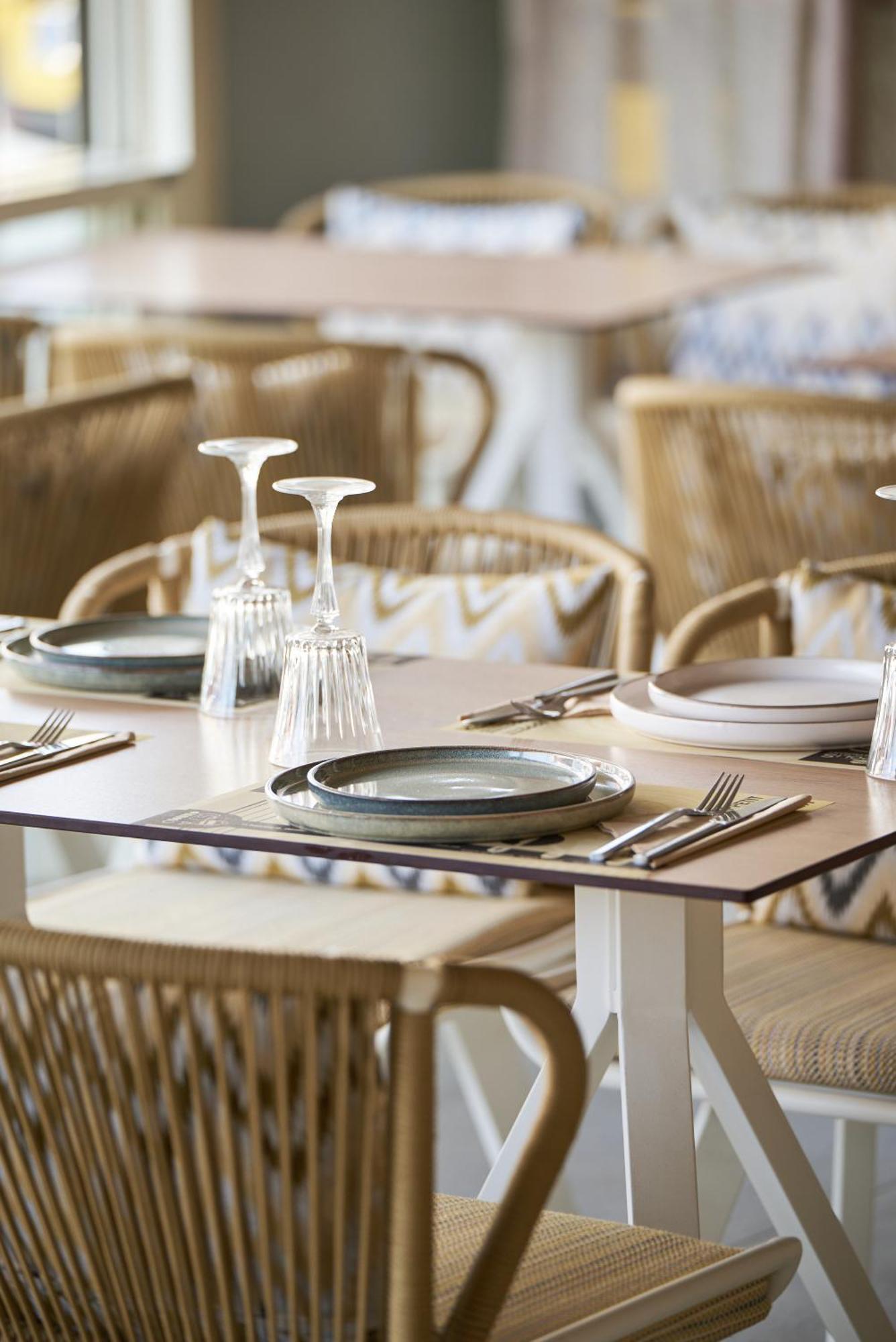 Acropolis Aparthotel 3*