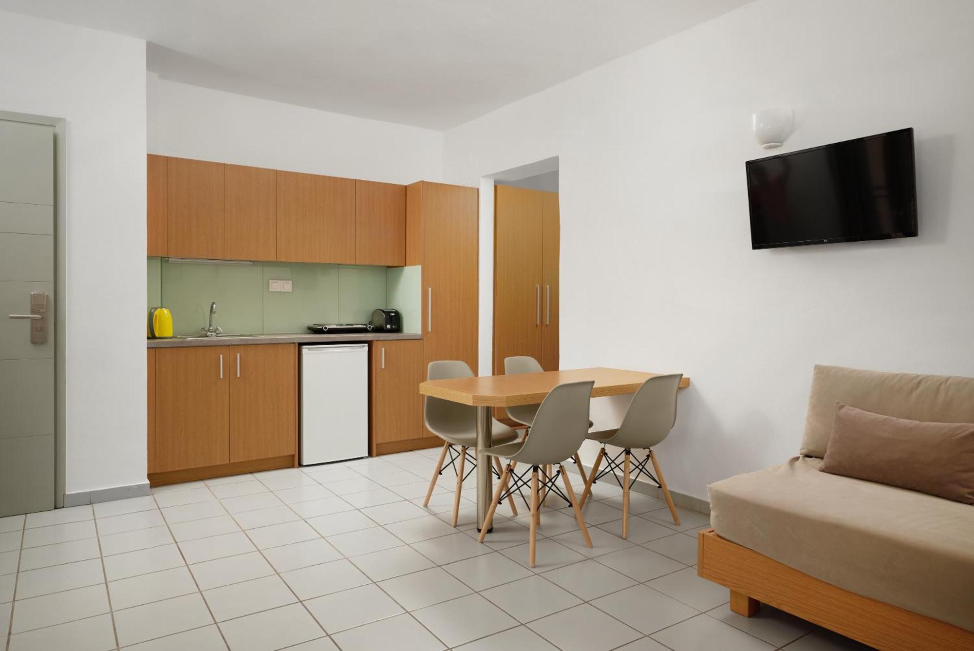 Aparthotel Acropolis 3*