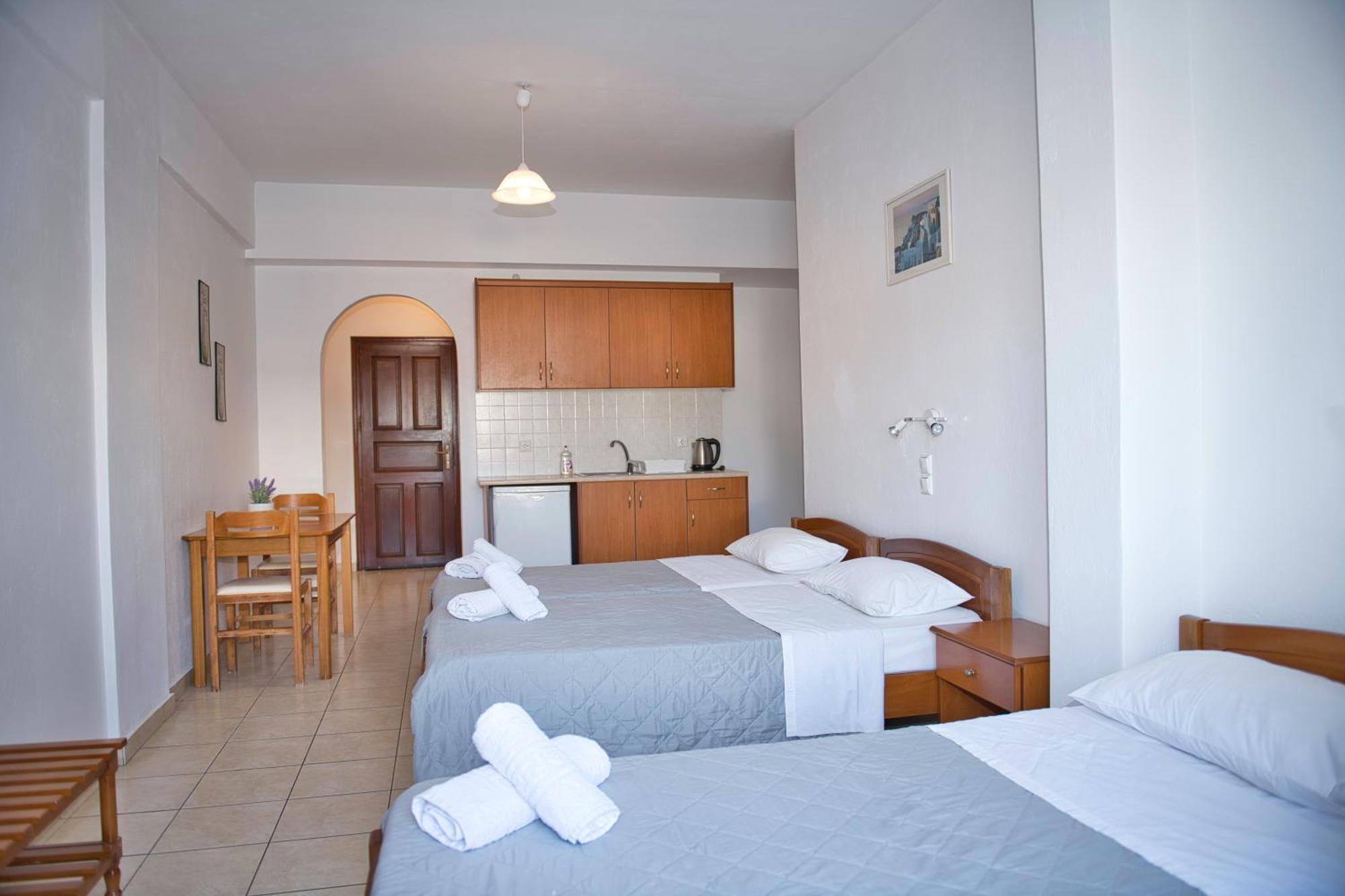 Angira Hotel Kamari (Santorini)