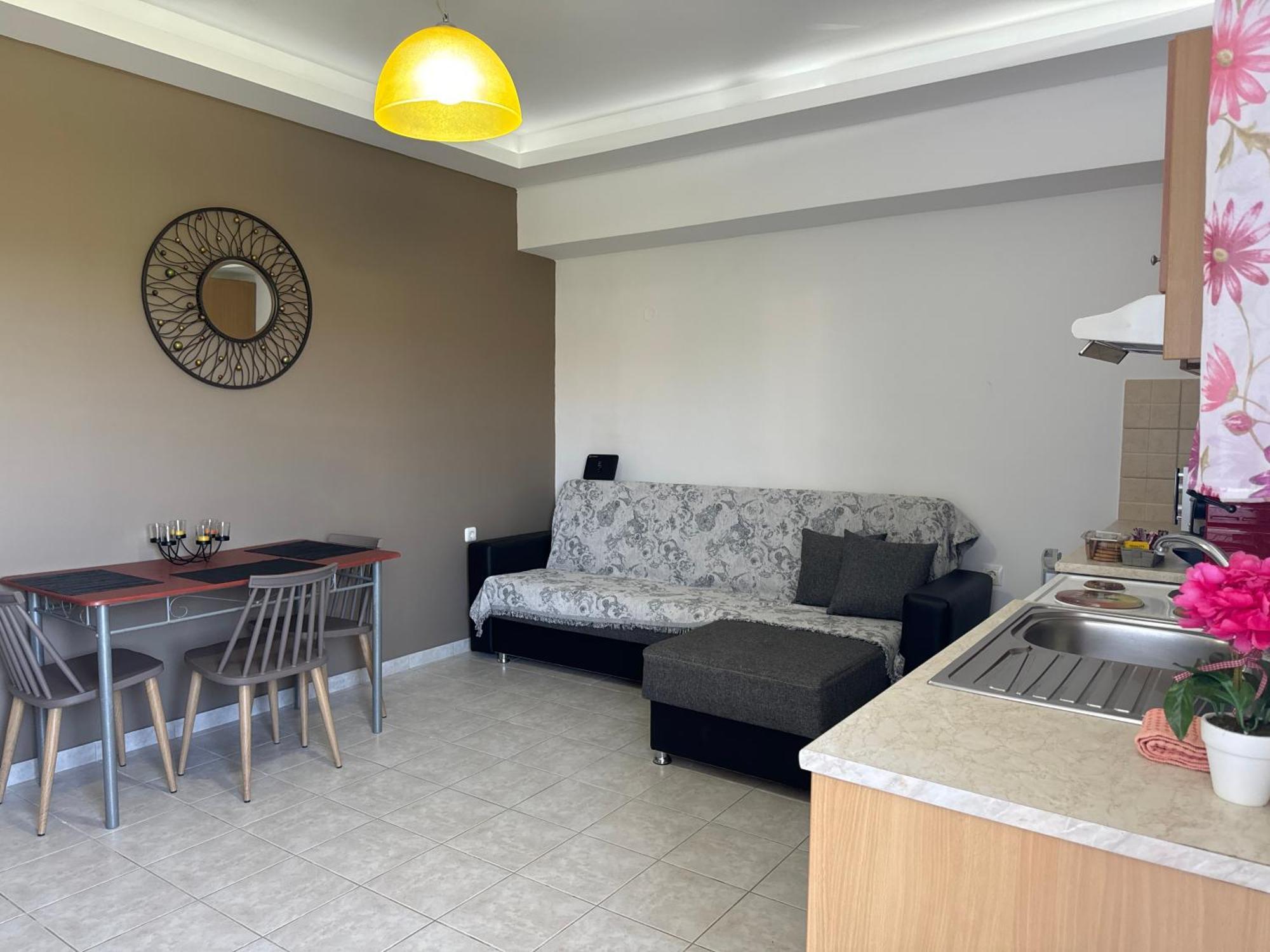 Iliana Apartment *
