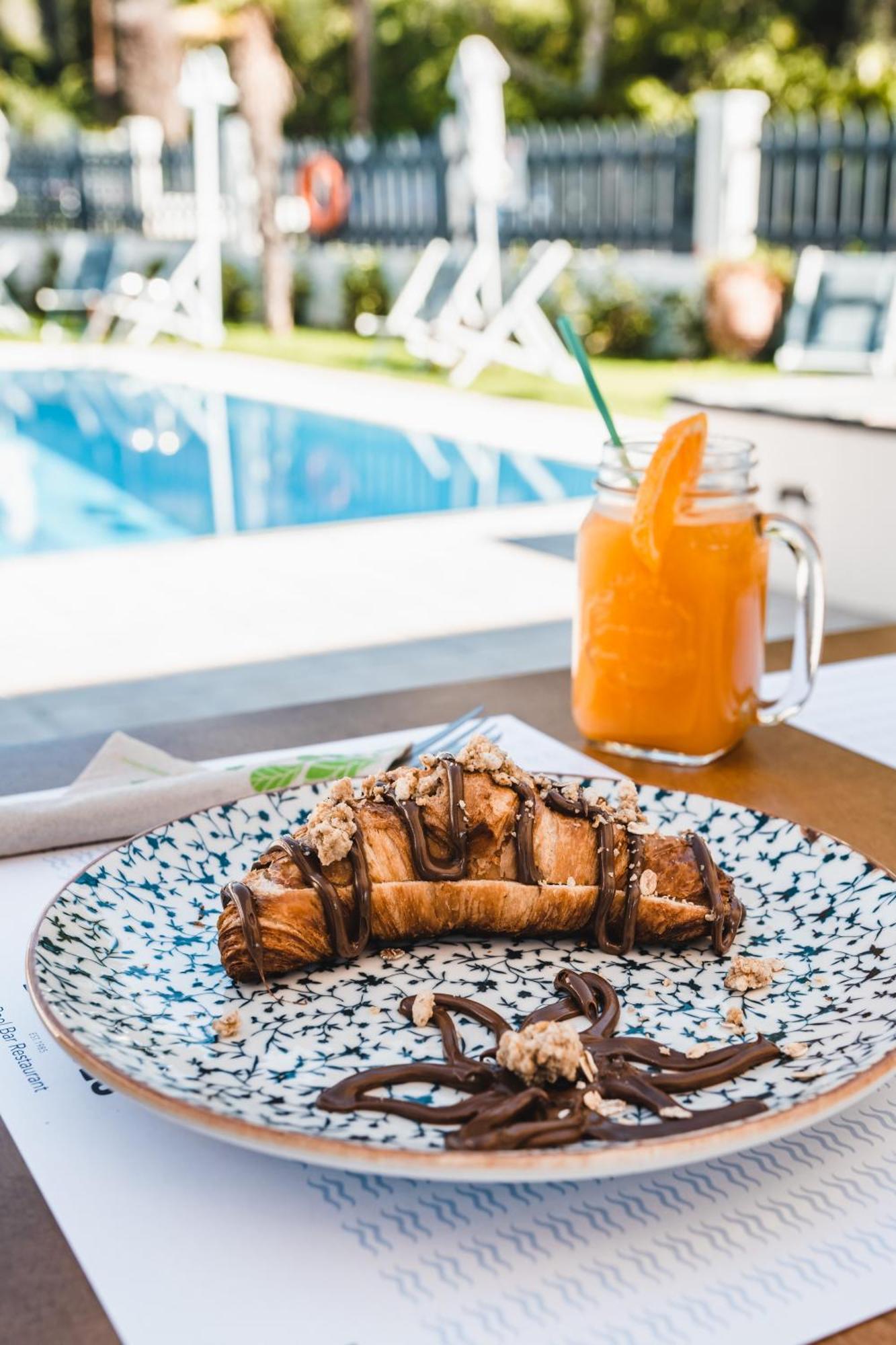 Dominoes Corfu Aparthotel 3*