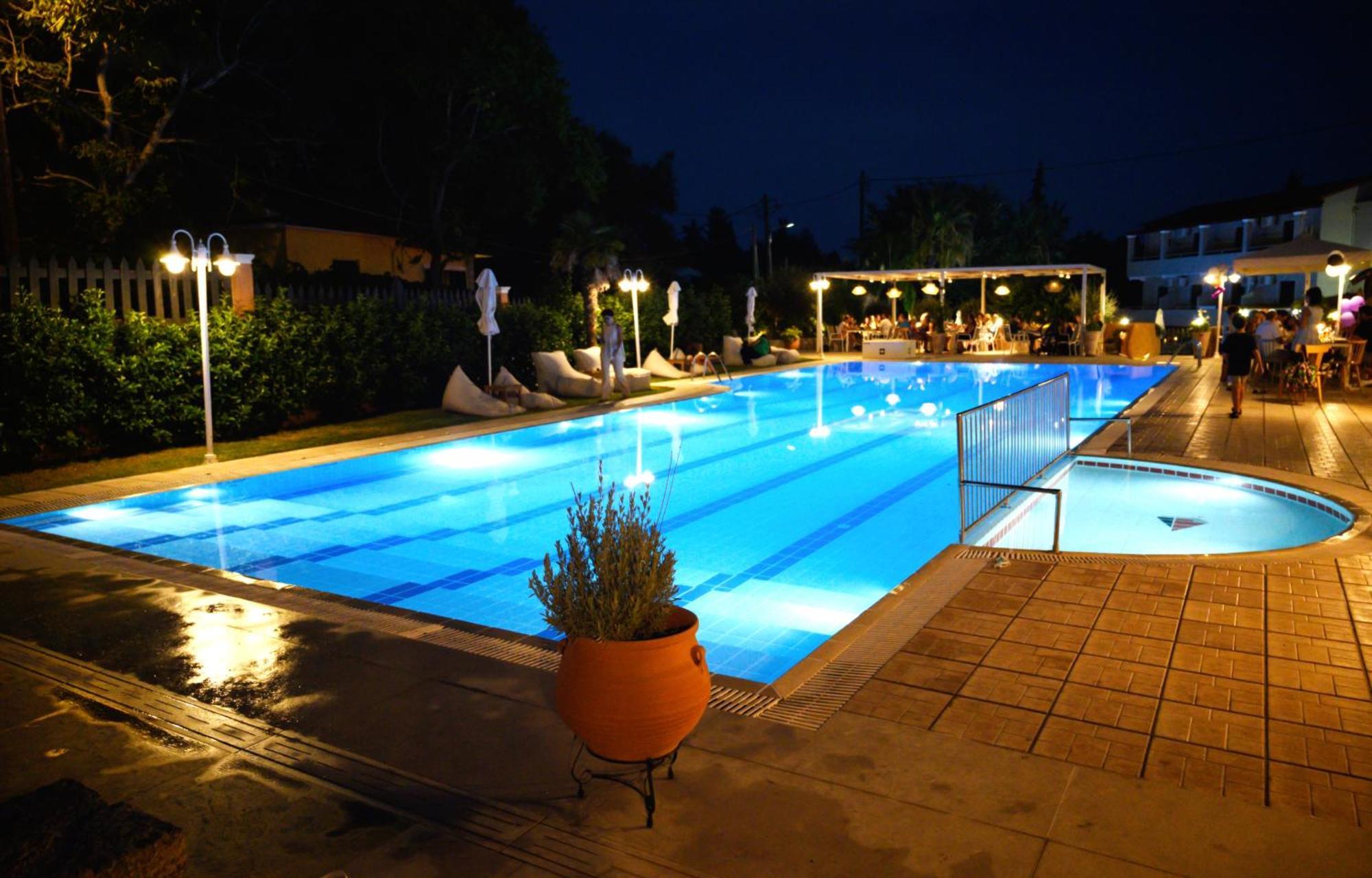 Dominoes Corfu Aparthotel