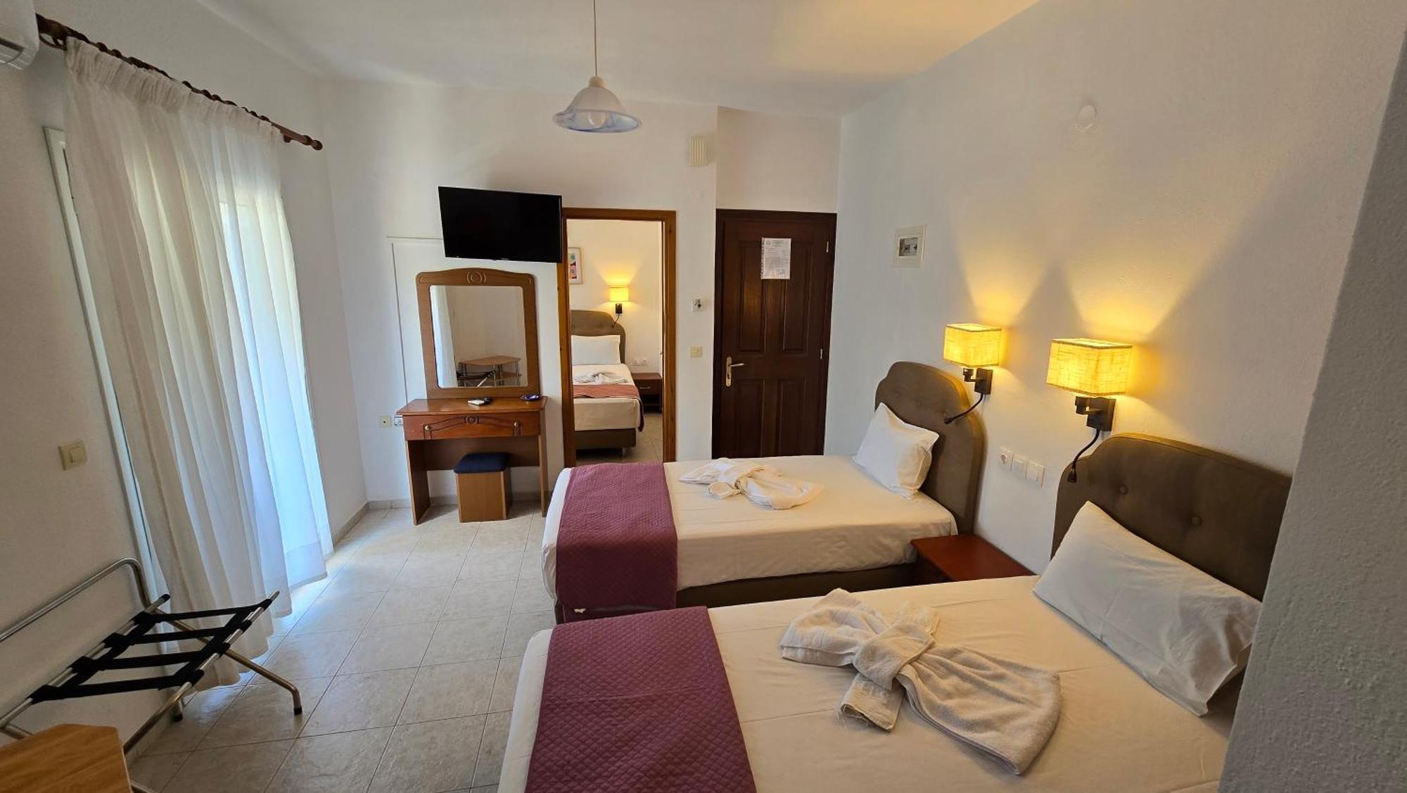 Itamos House Hotel