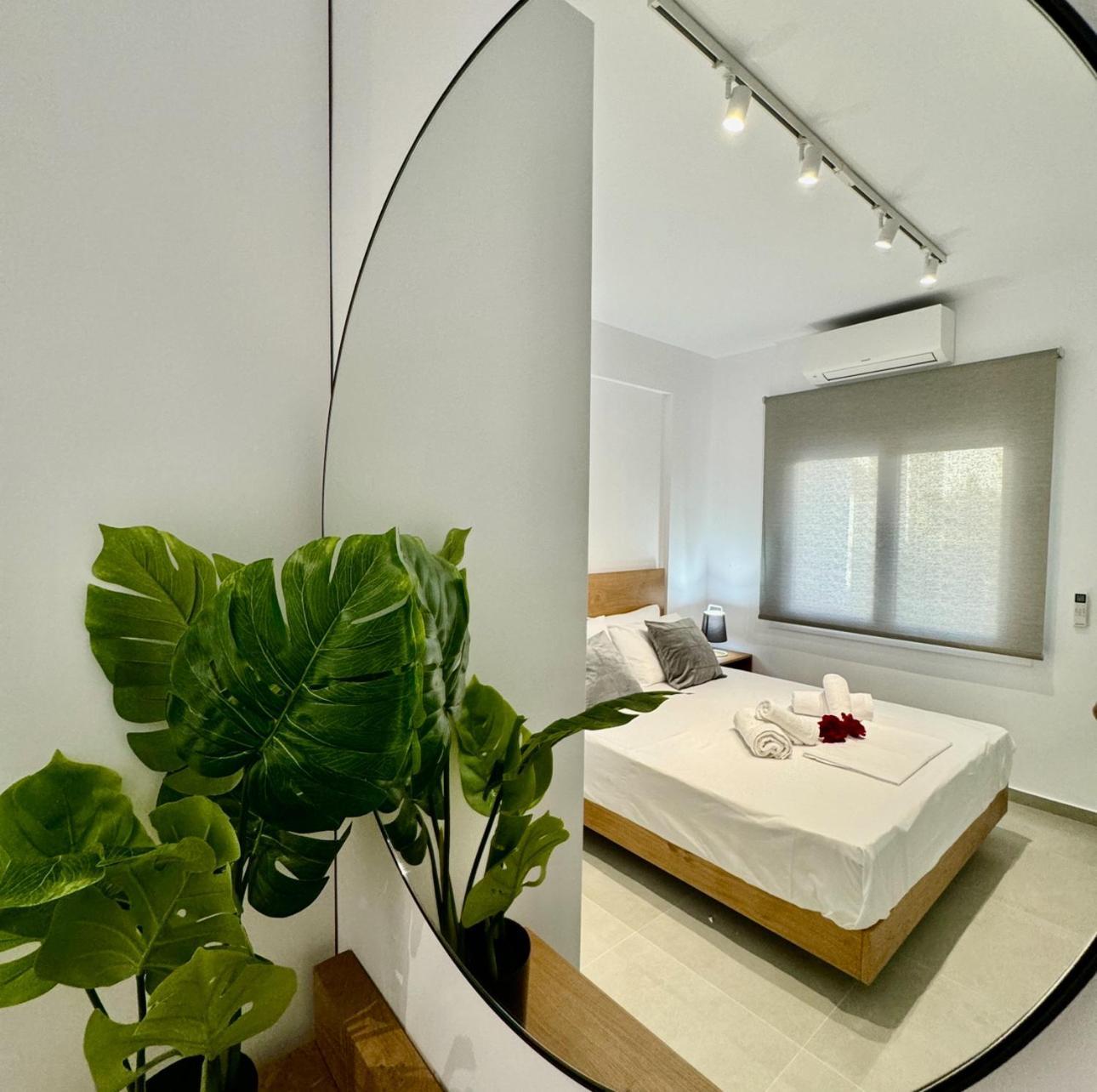 Zoe Seafront Aprt Apartment *
