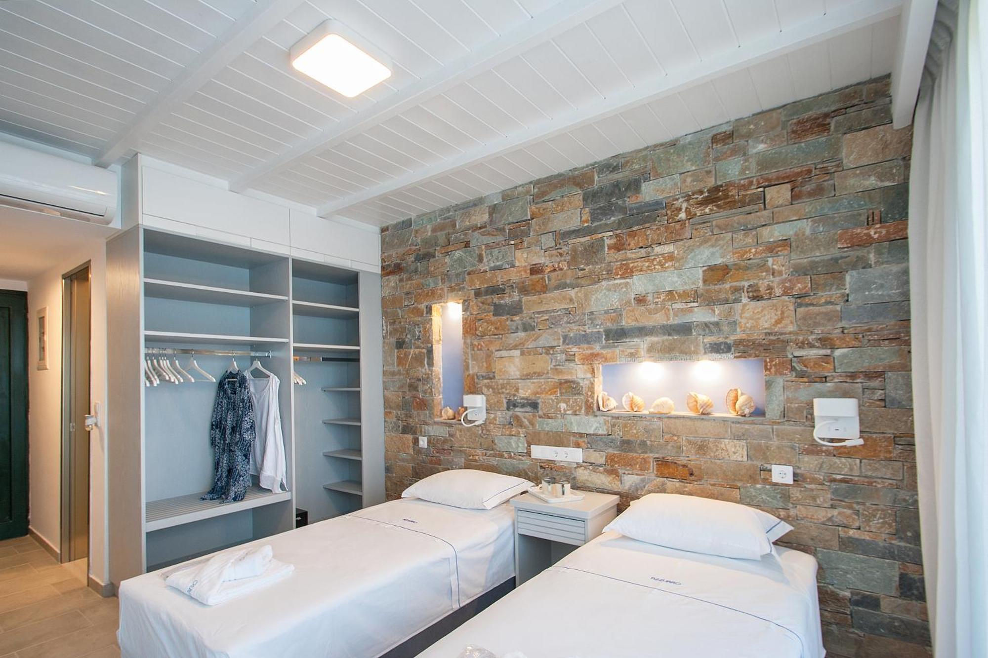Azzurro Hotel *