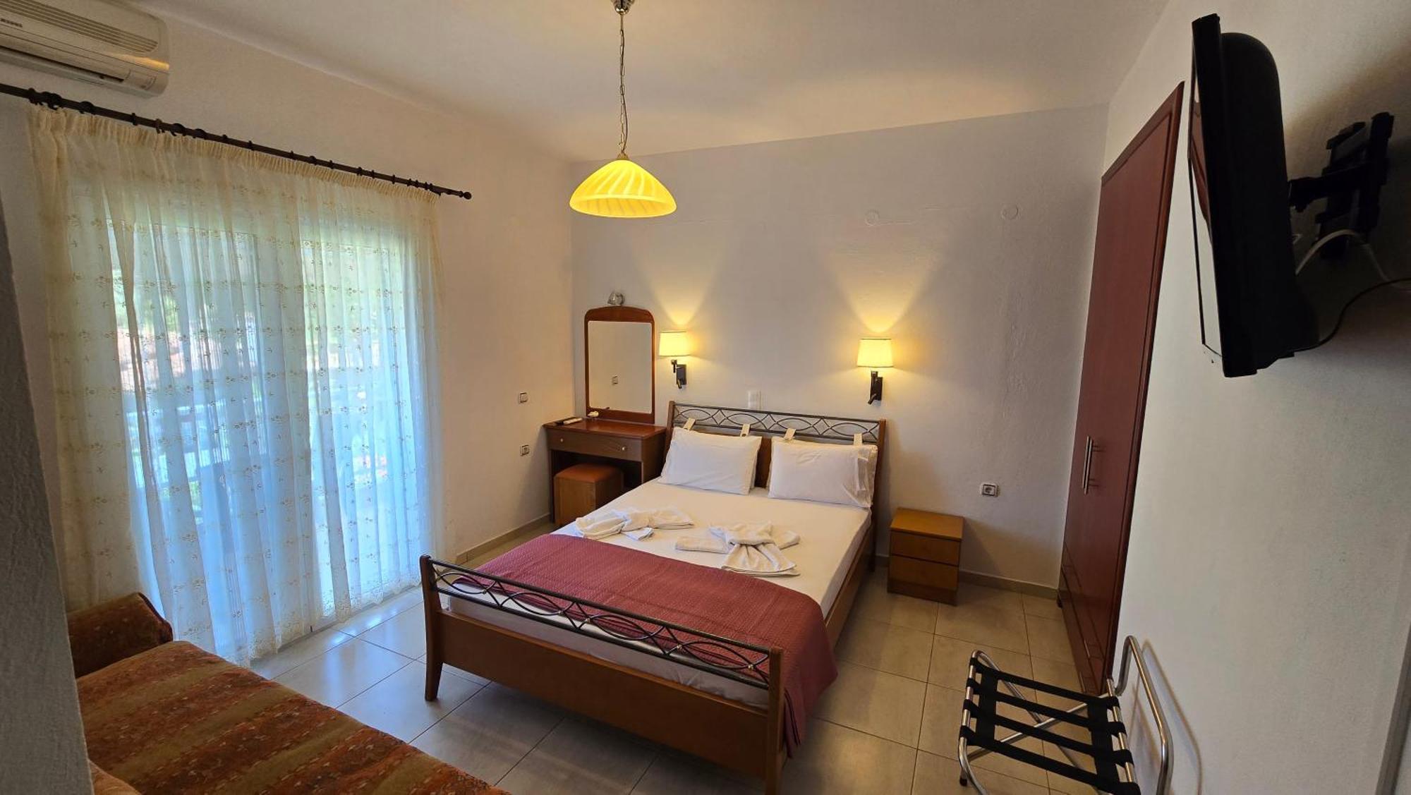 Itamos House Hotel
