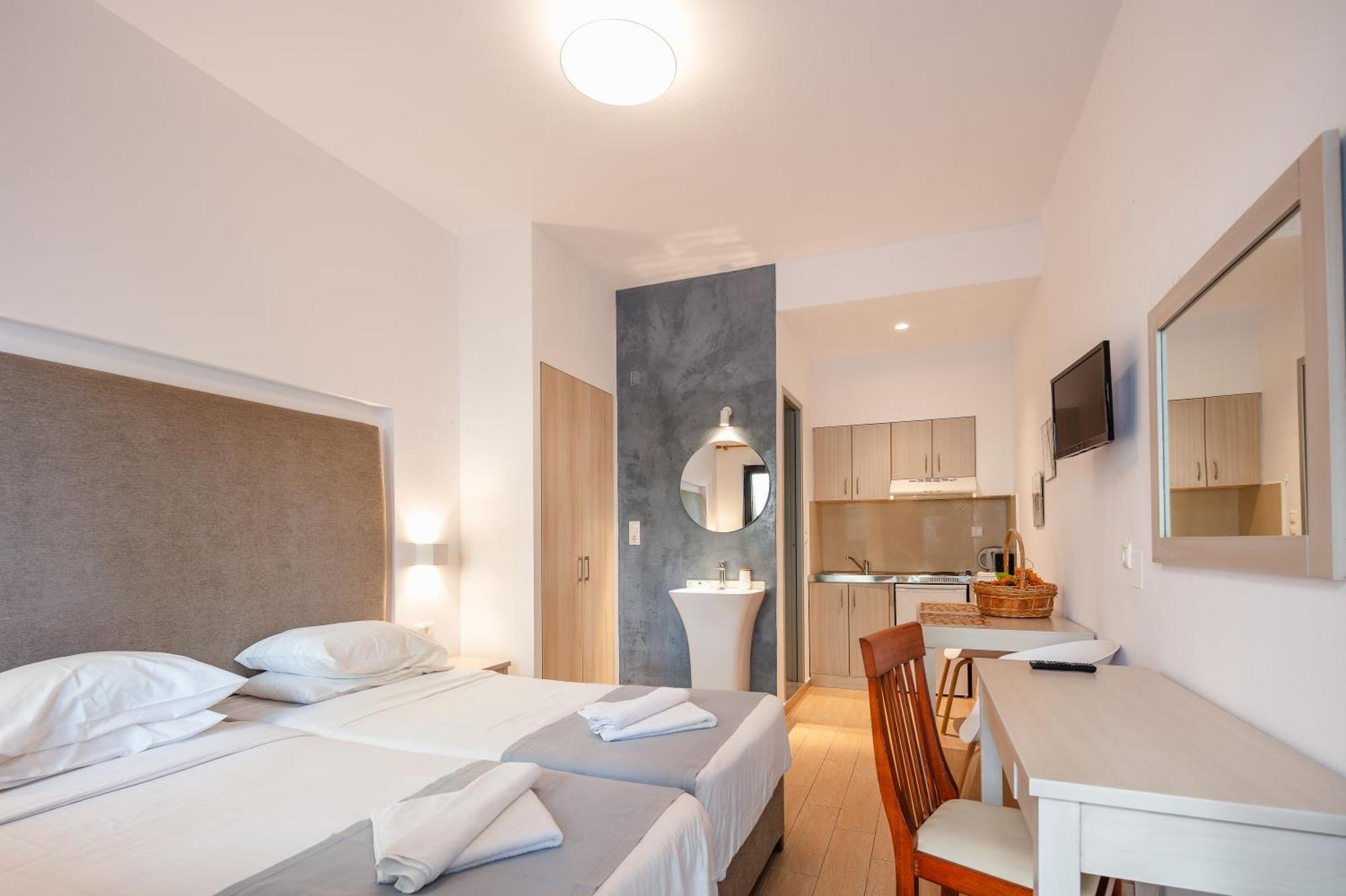 Golden Bay Boutique & Aparthotel 4*