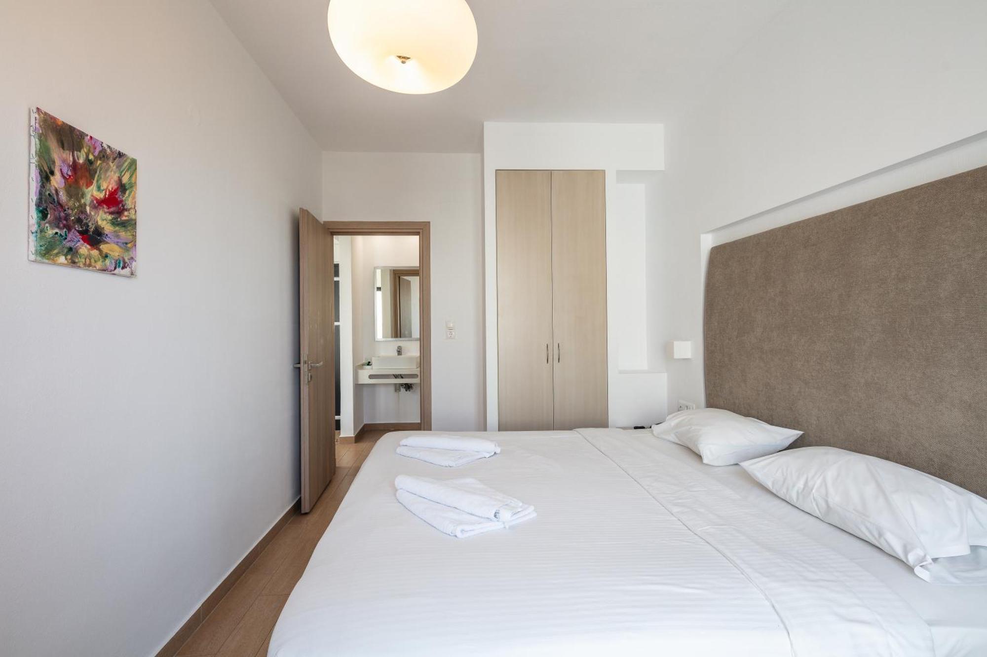 Golden Bay Boutique & 4* Kokkini Hani