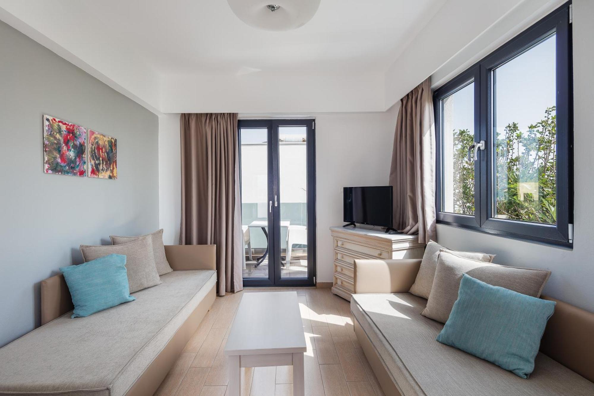 Golden Bay Boutique & Aparthotel Kokkini Hani