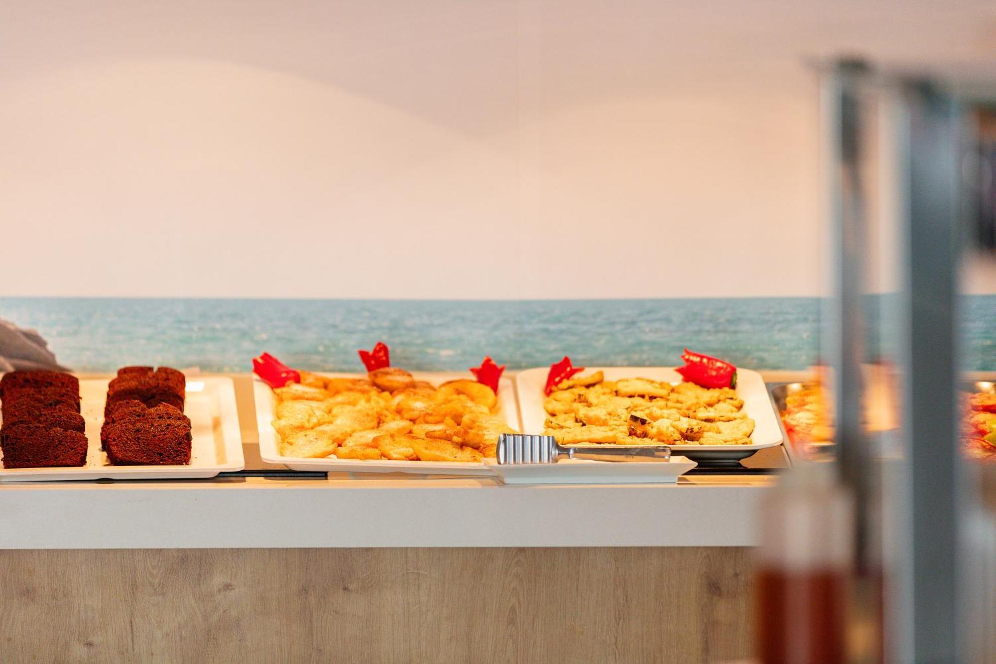 Golden Bay Boutique & 4* Kokkini Hani
