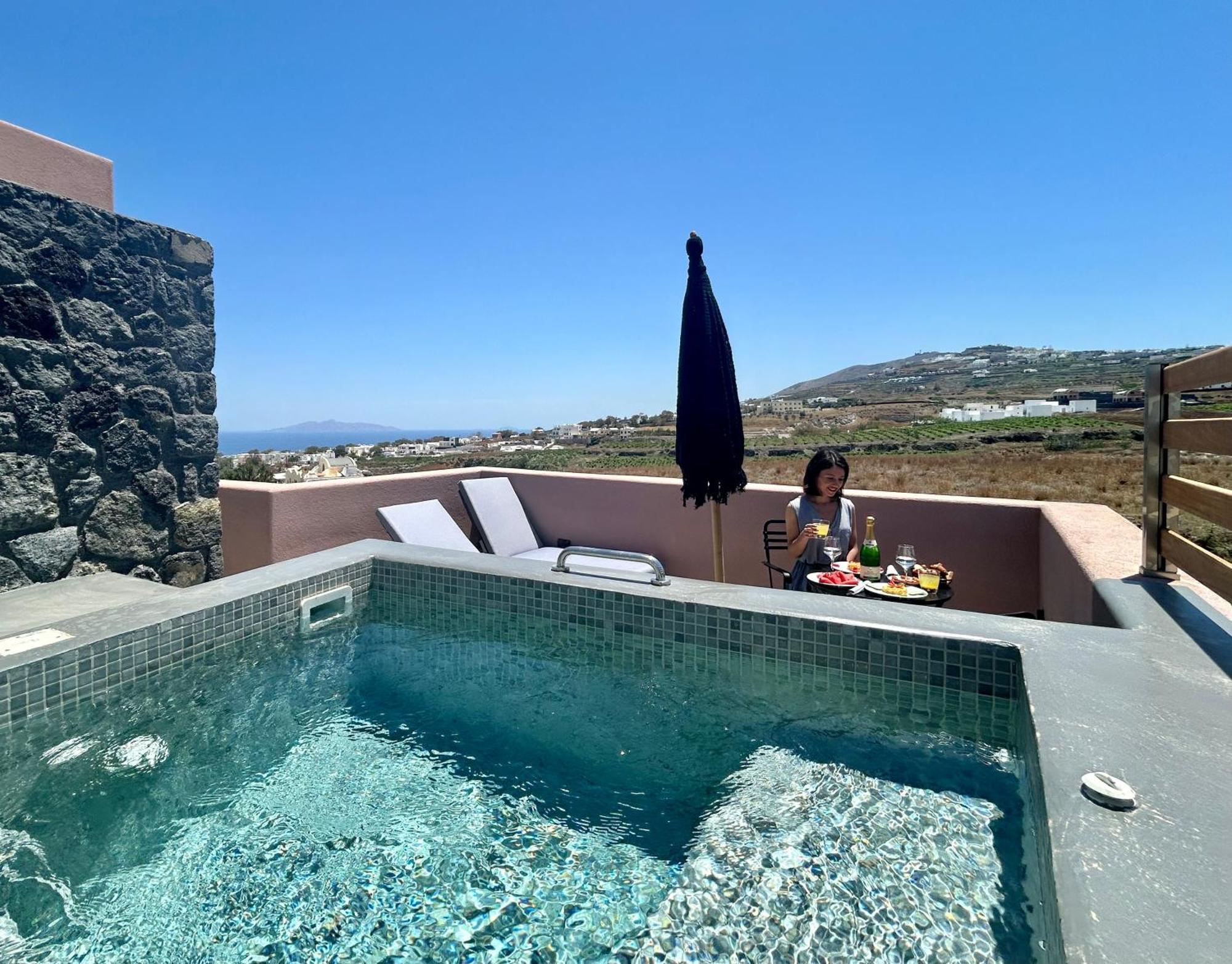 Golden Moments Luxury Stone B Messaria (Santorini)