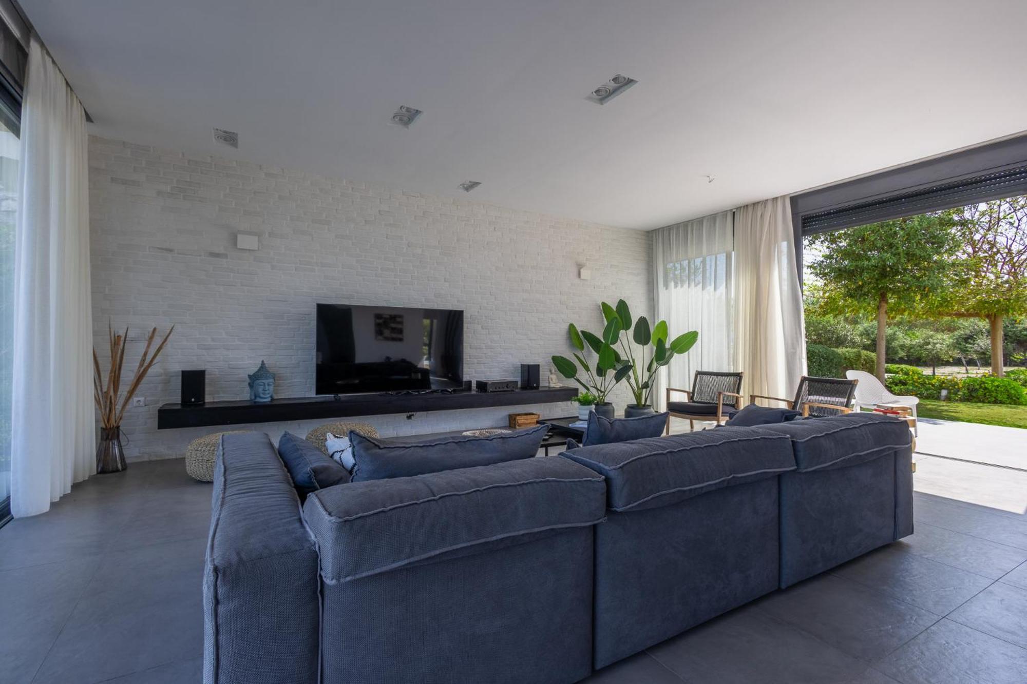 Liam Front Luxury With 100m2 Infinity Pool Villa