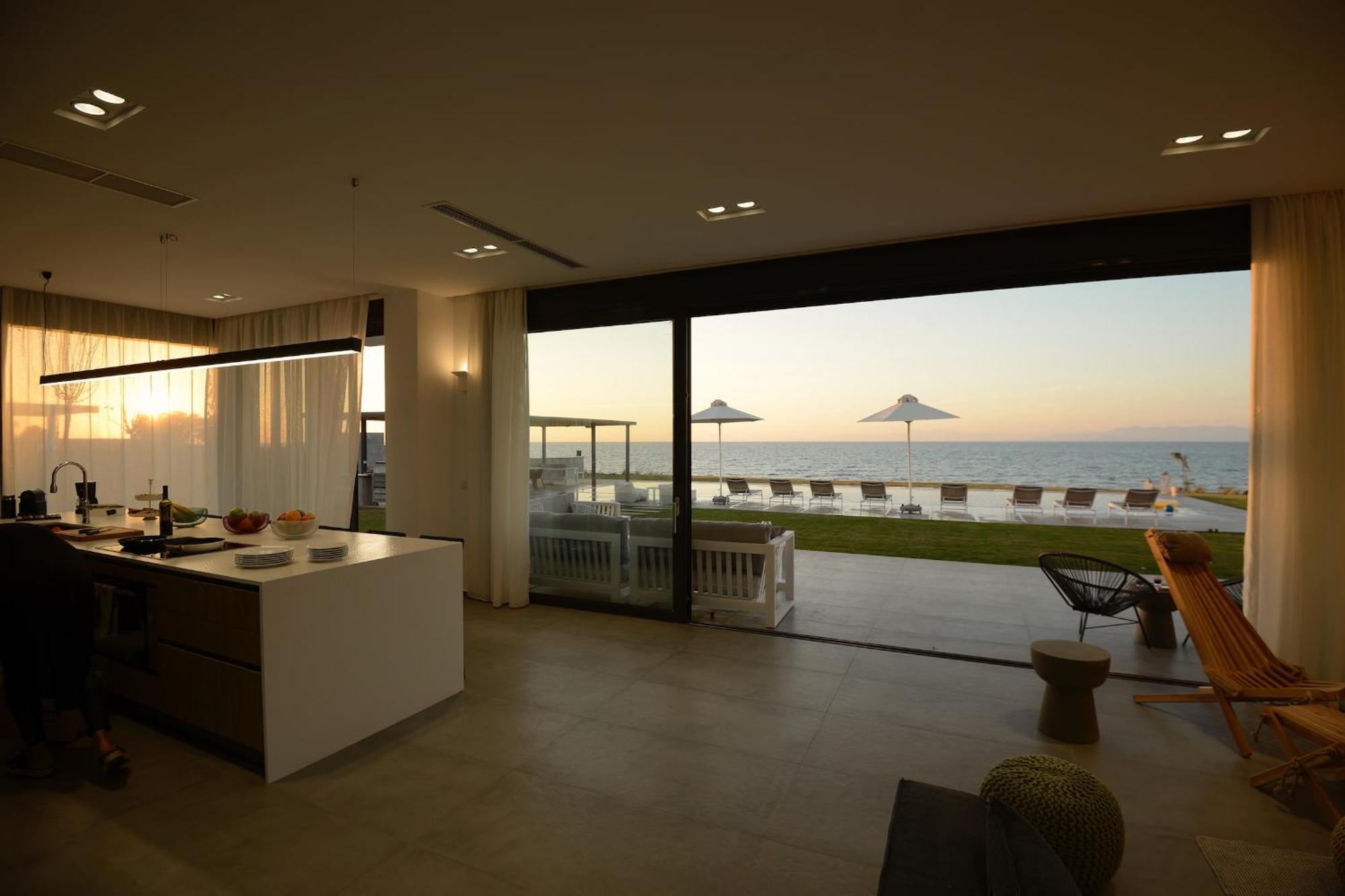 Liam Front Luxury With 100m2 Infinity Pool Villa