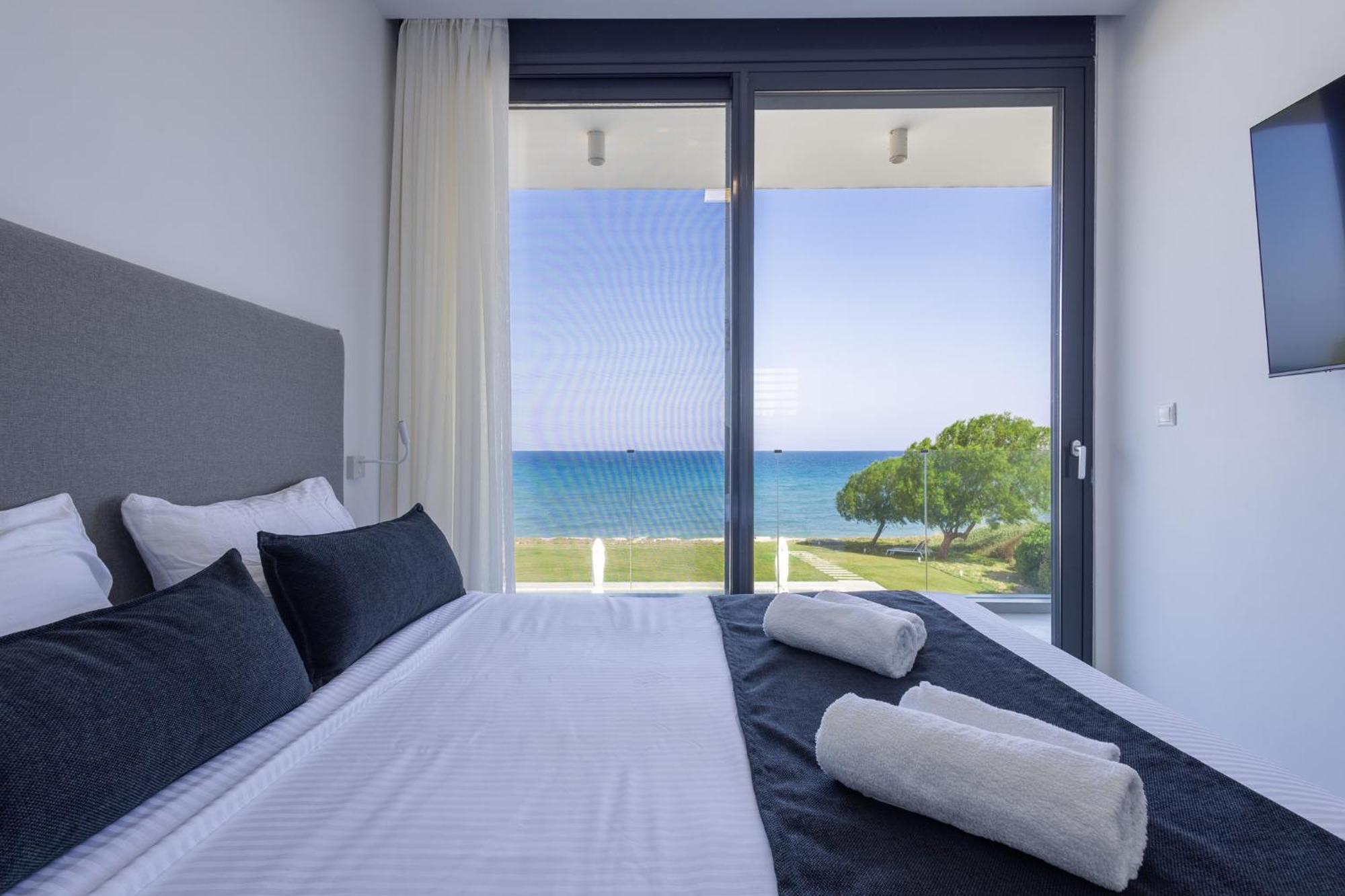 Liam Front Luxury With 100m2 Infinity Pool Fanes (Rhodes)