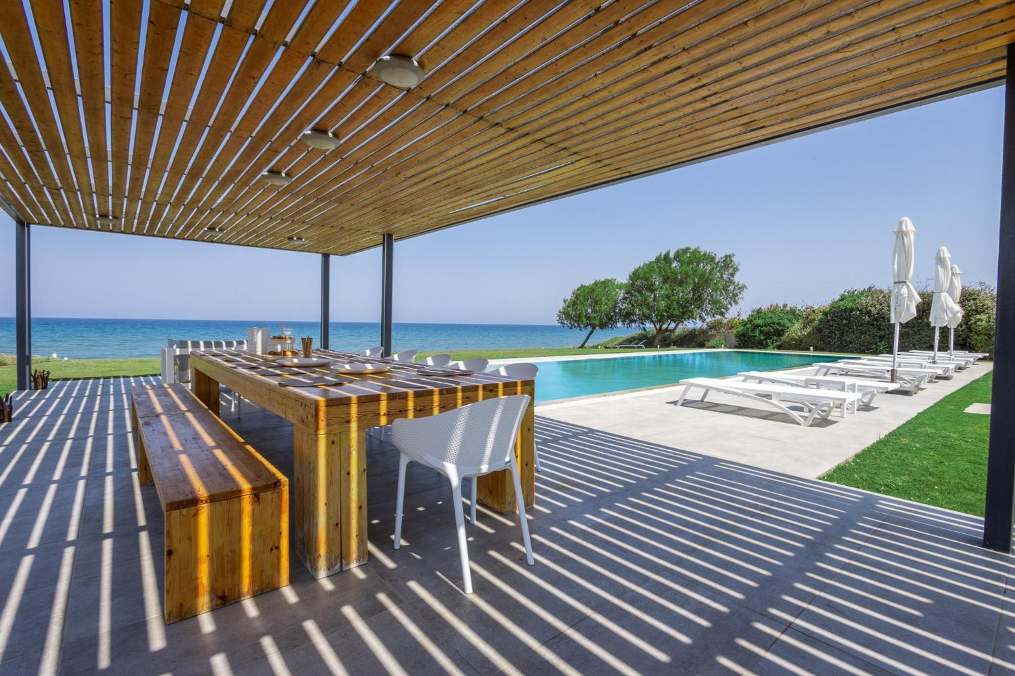 Villa Liam Front Luxury With 100m2 Infinity Pool