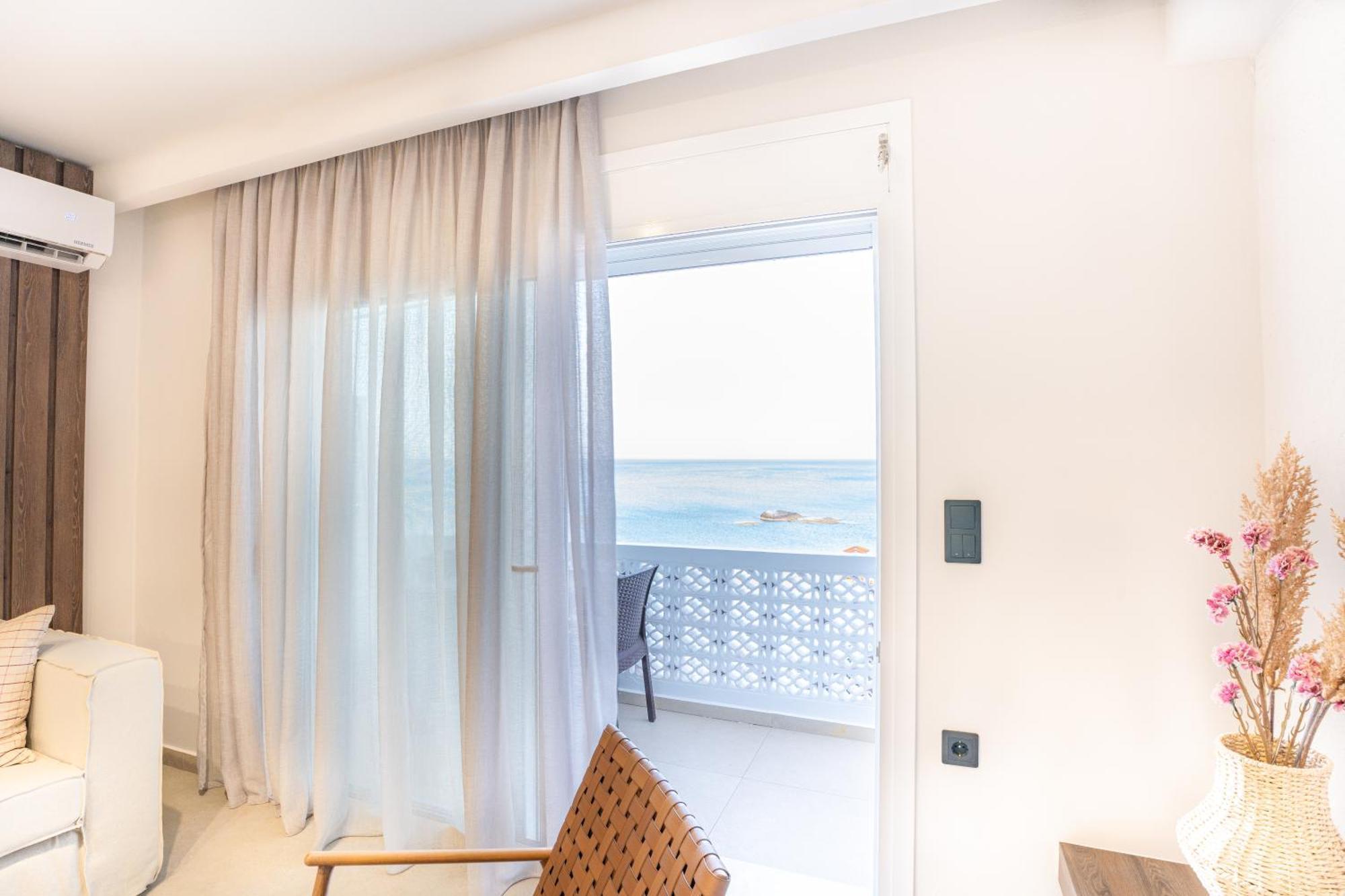 Sunny Sands Seaview Apartment *