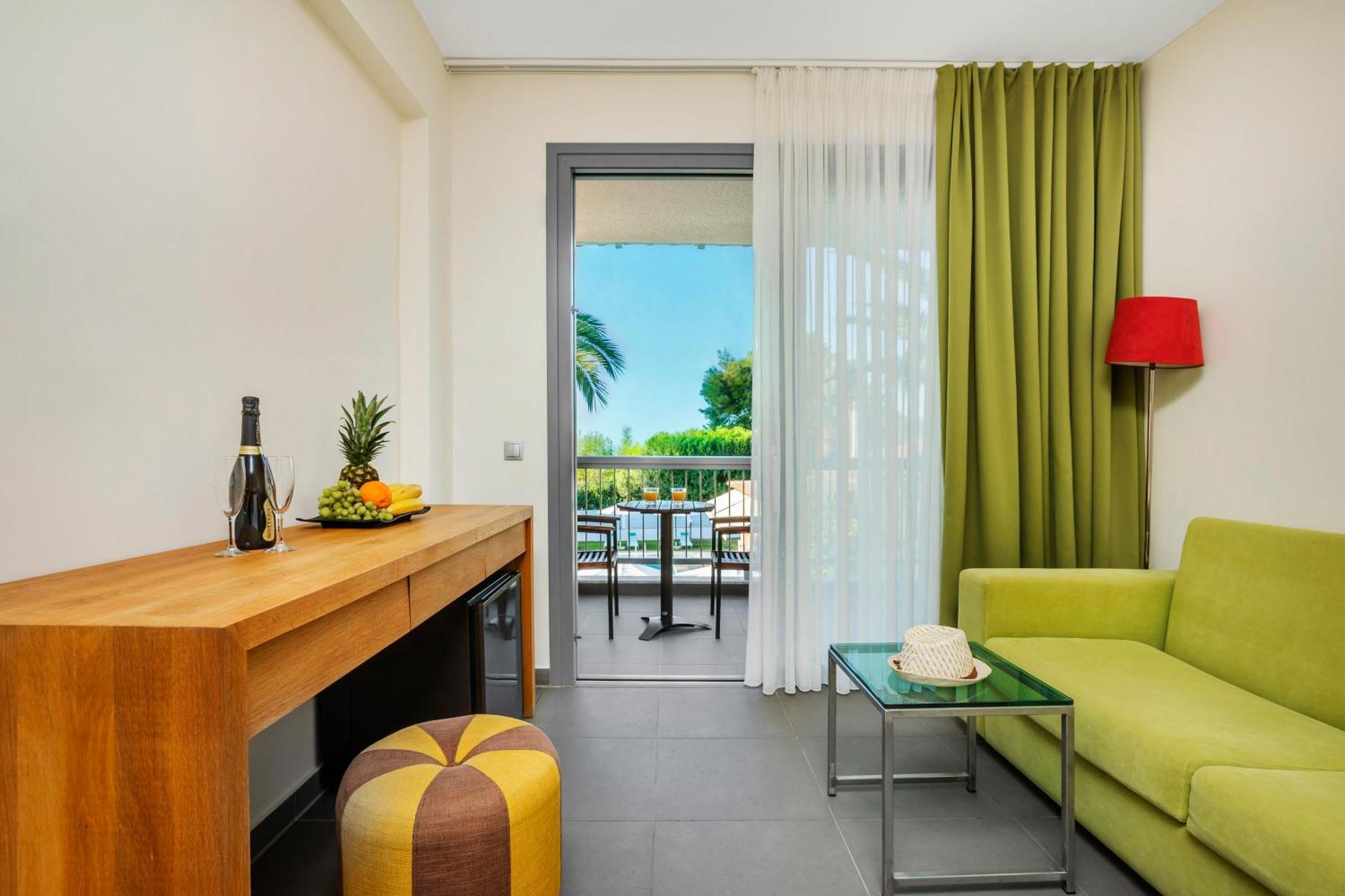 Hotel Village 3*