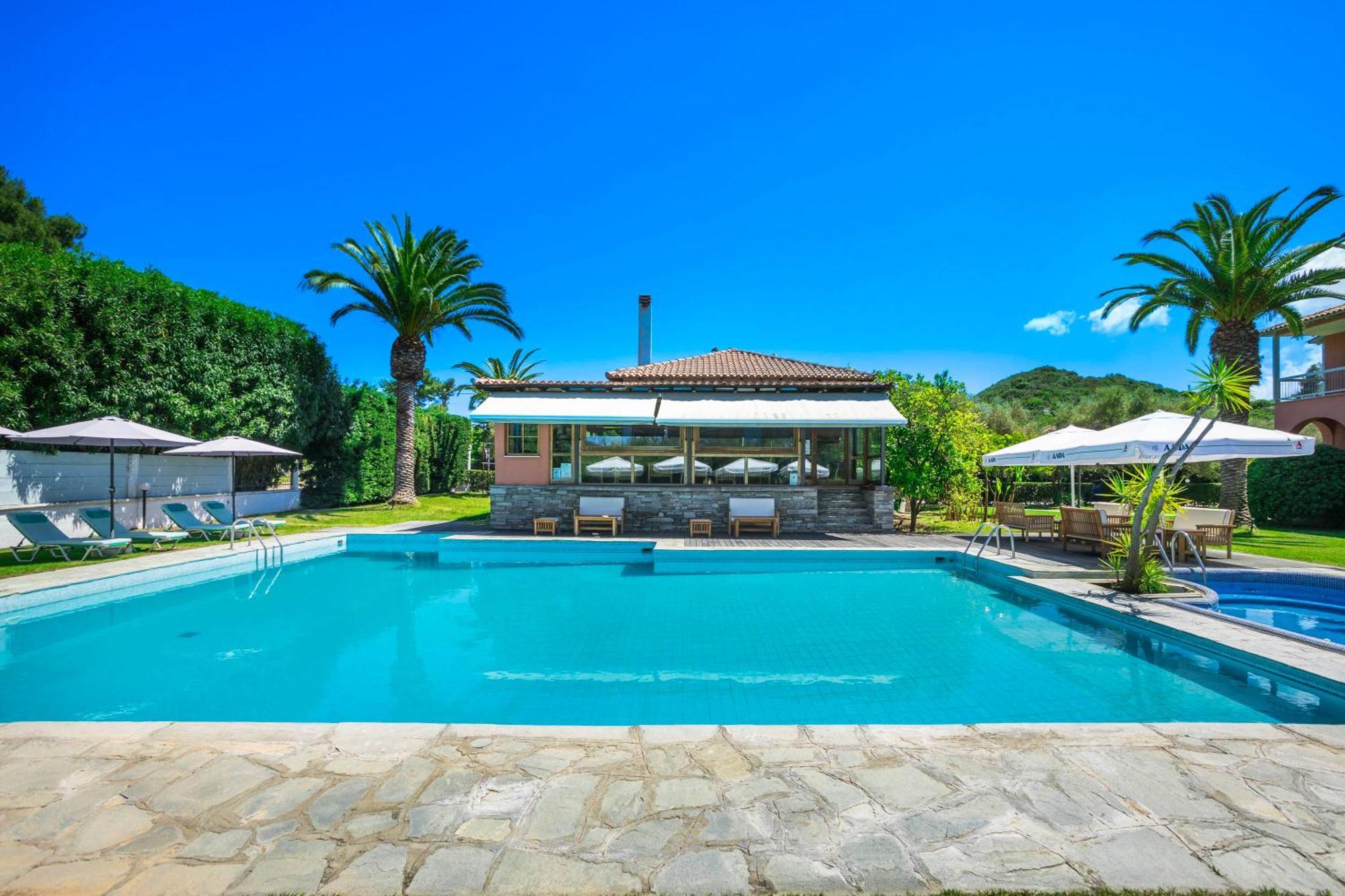 Village Hotel 3*