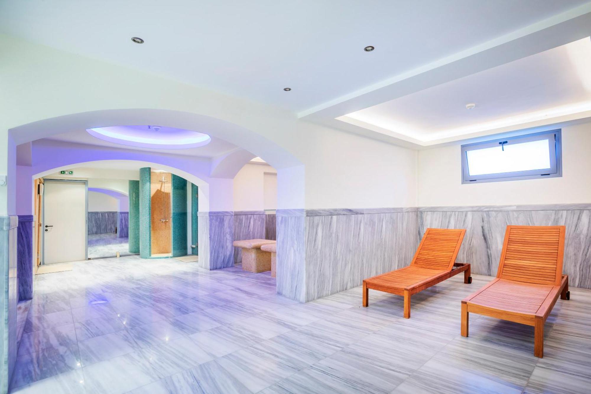Hotel Village 3*