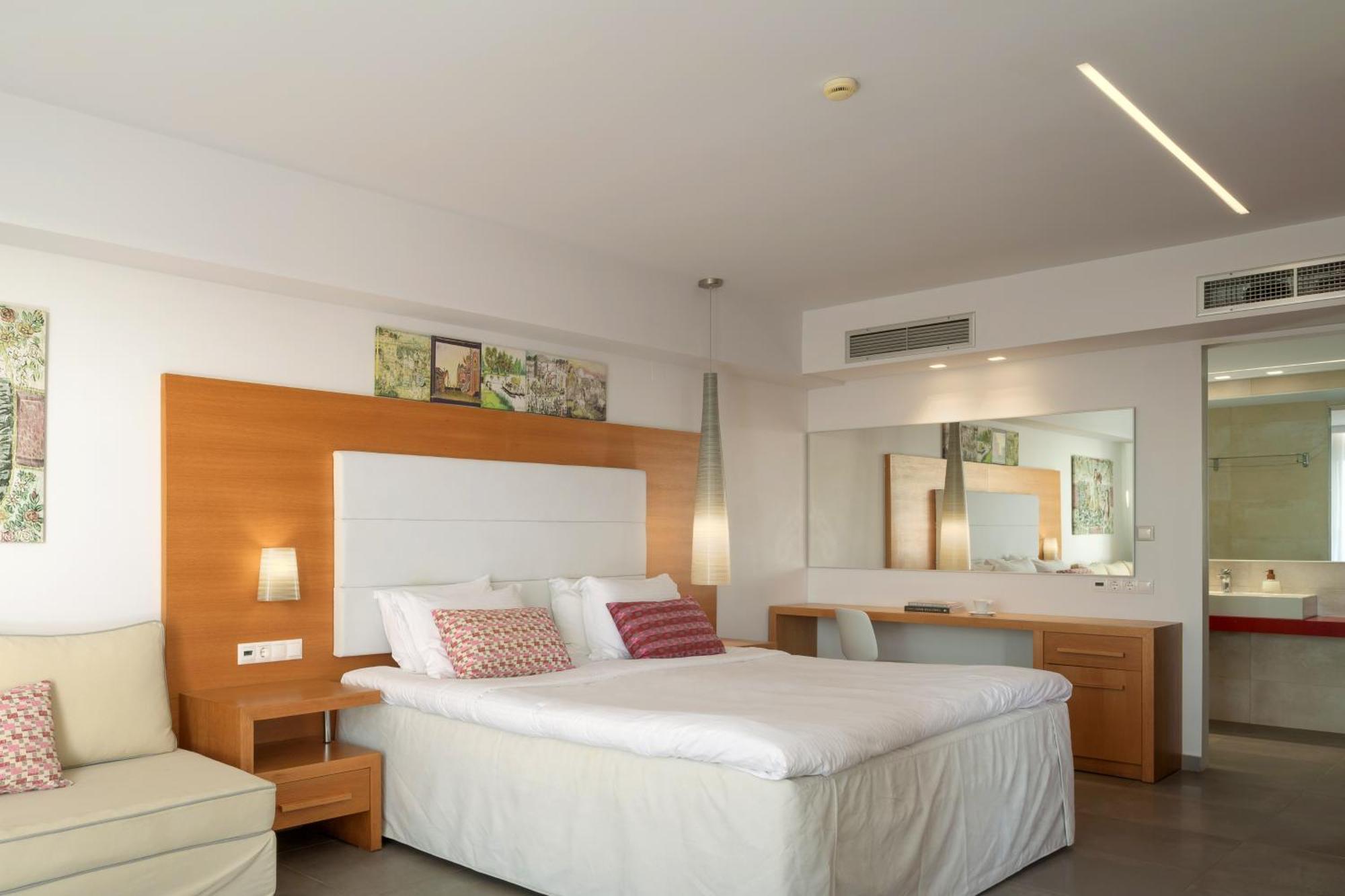 Hotel High 5*