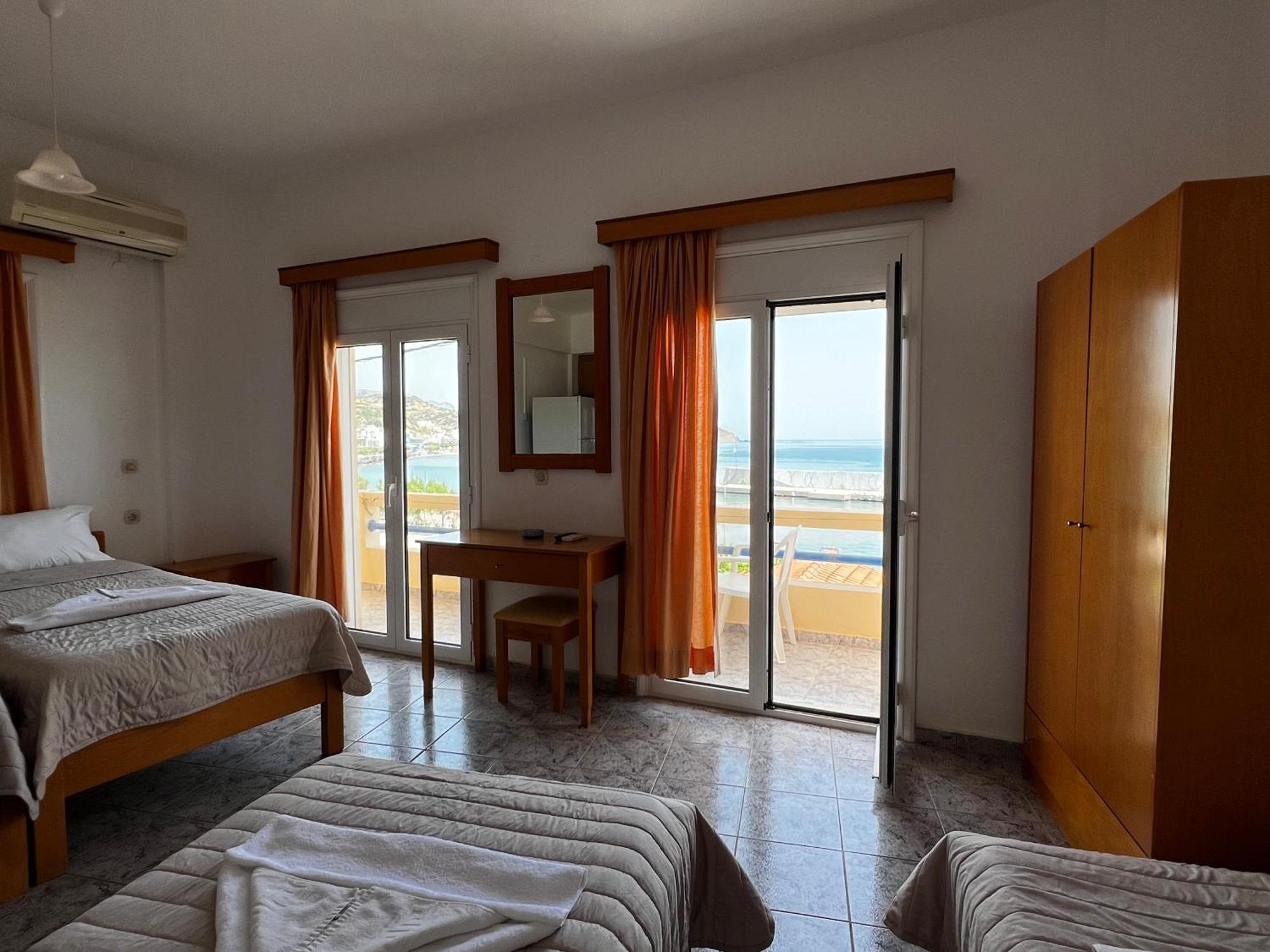 Sto Limani Apartment