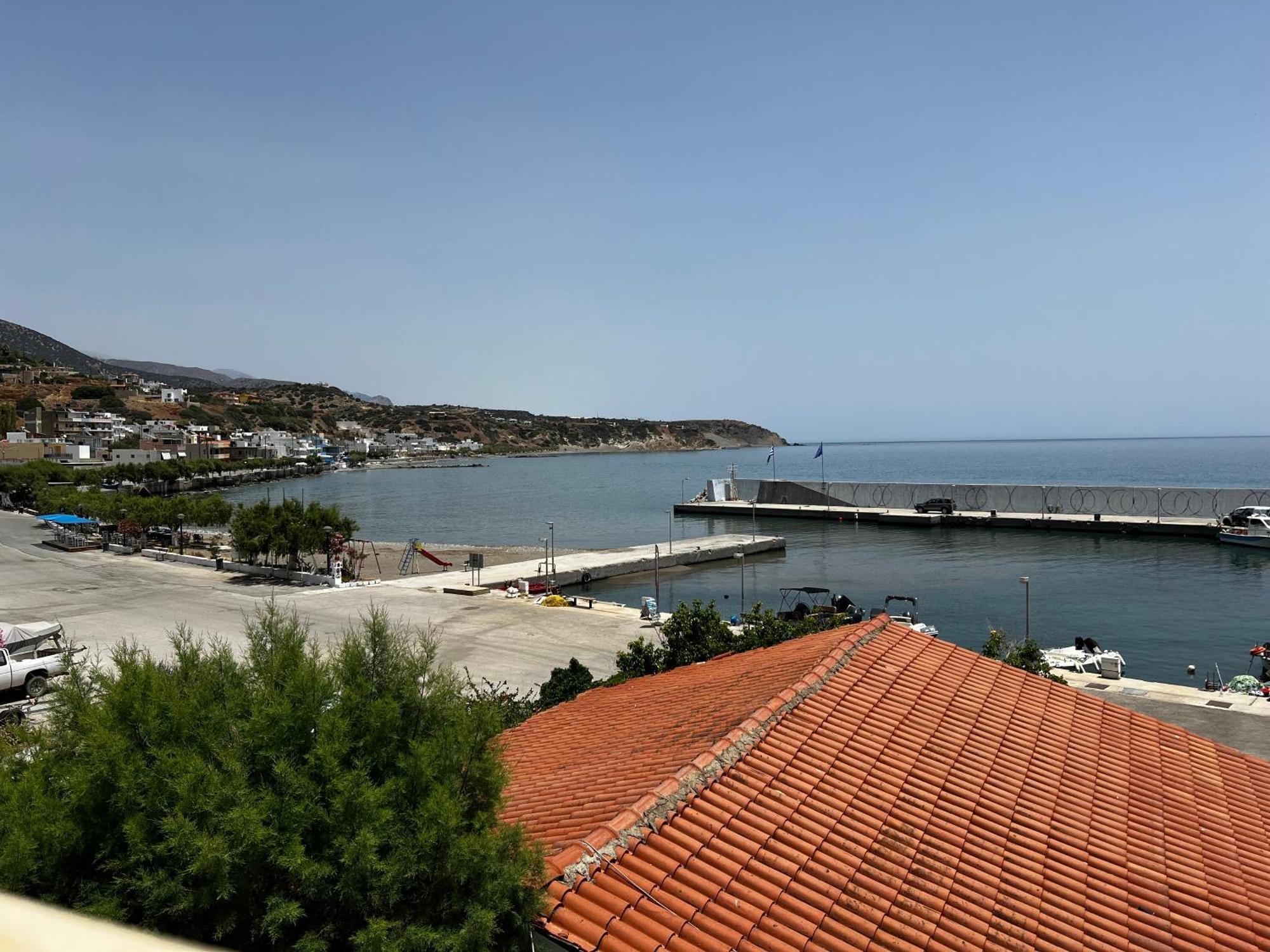 Sto Limani Apartment