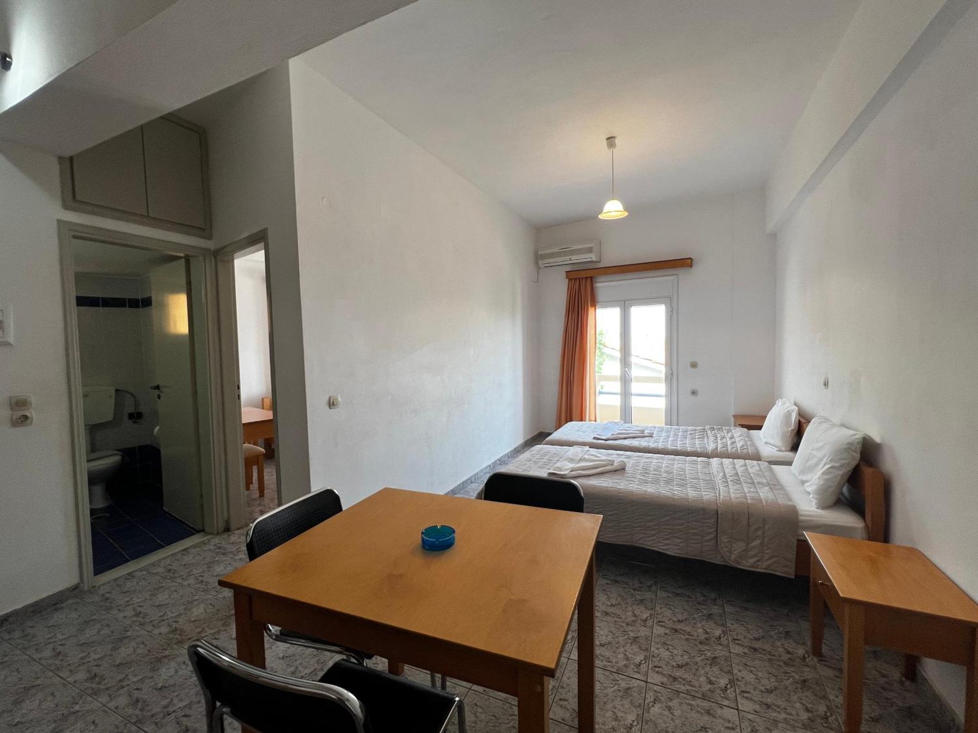 Sto Limani Apartment
