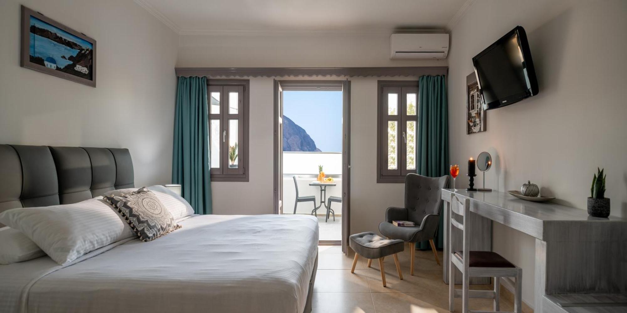 Hotel Smaragdi Perivolos (Santorini)
