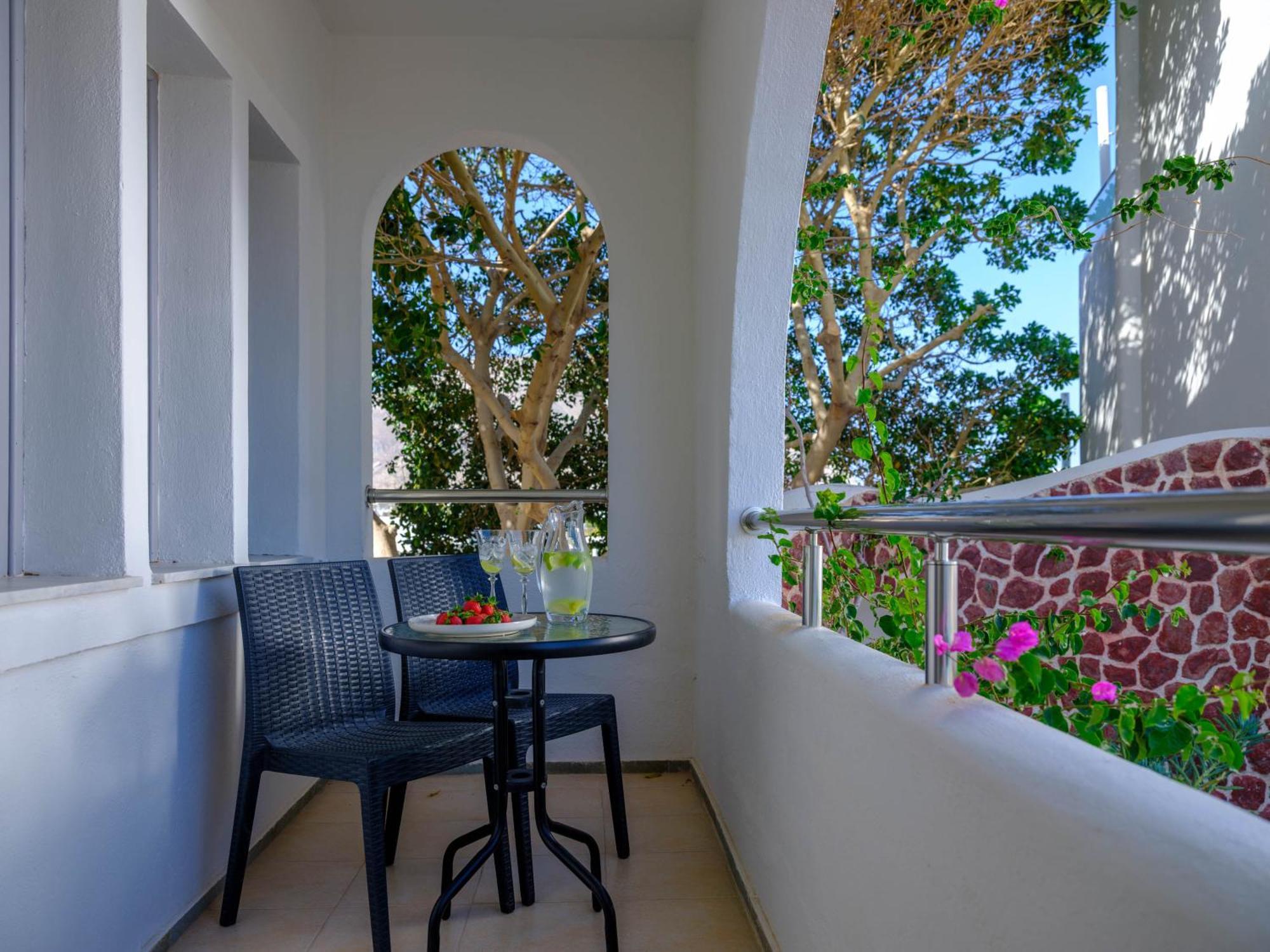 Smaragdi Hotel 3*