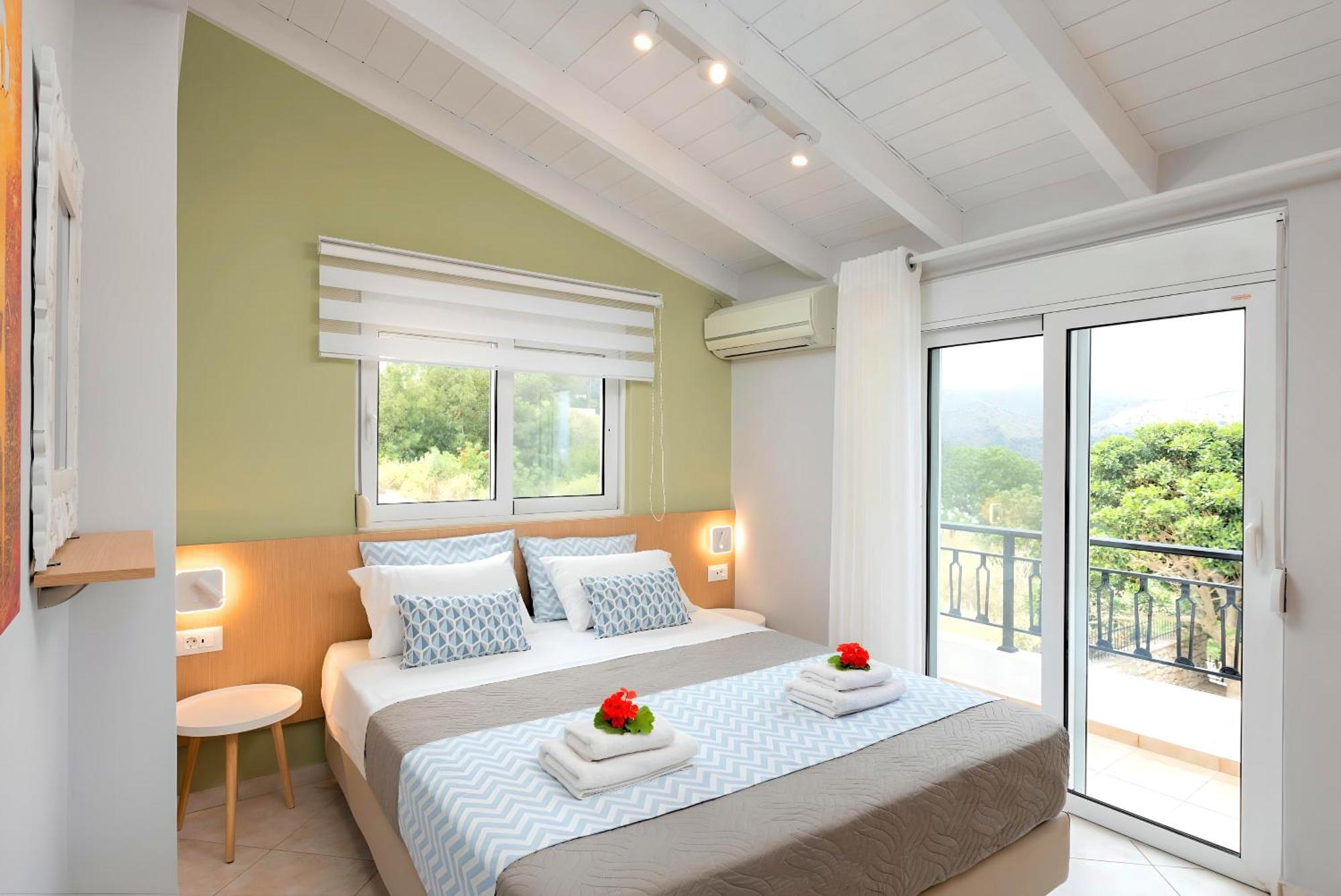 Mare Blue Heated Pool Villa