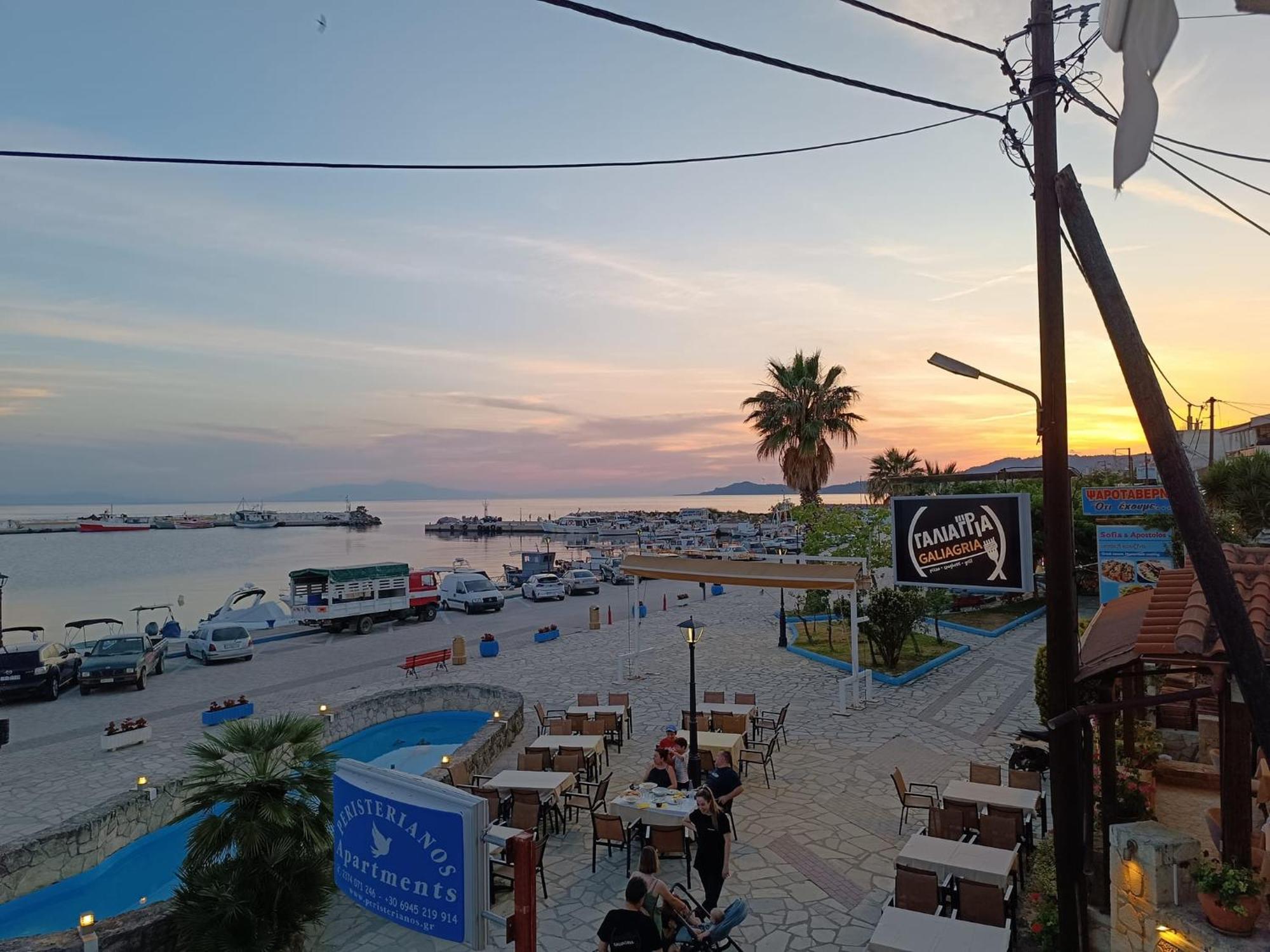 Aparthotel Peristerianos