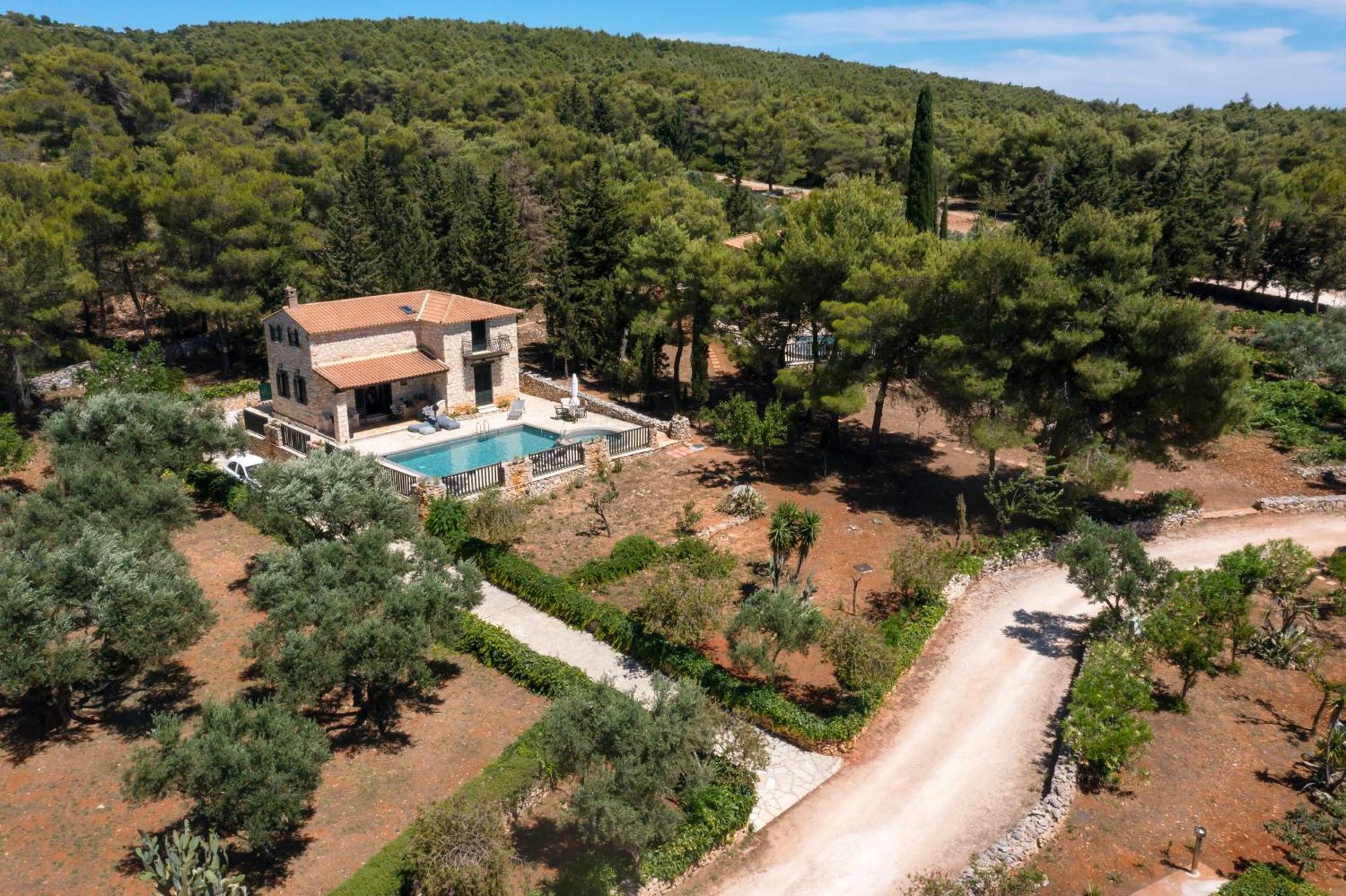 Aresti Mountain Villa Agios Leon