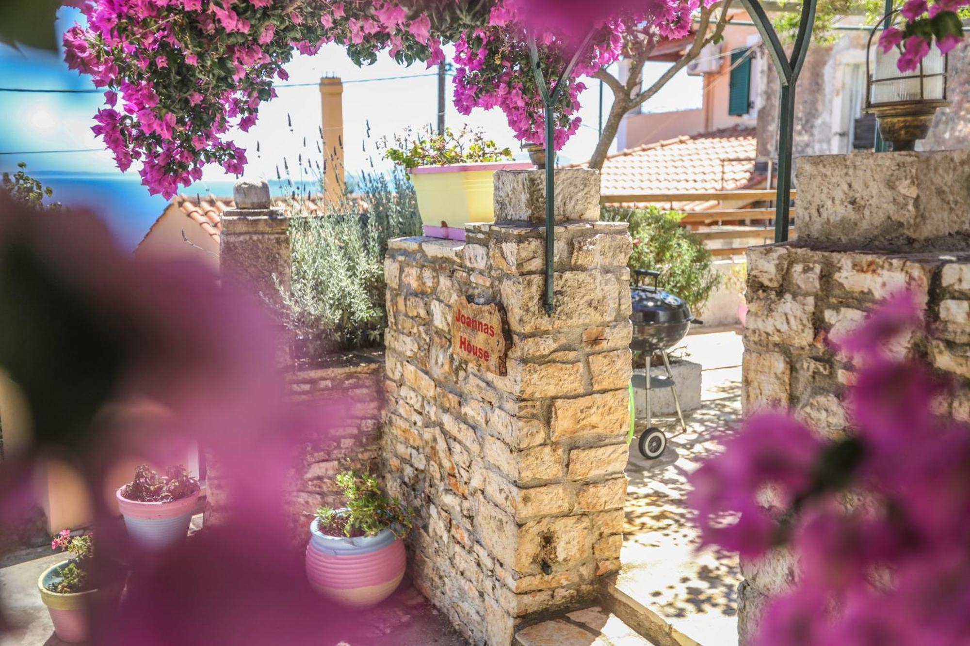 Joannas Sea-view Stone House * Katavolos
