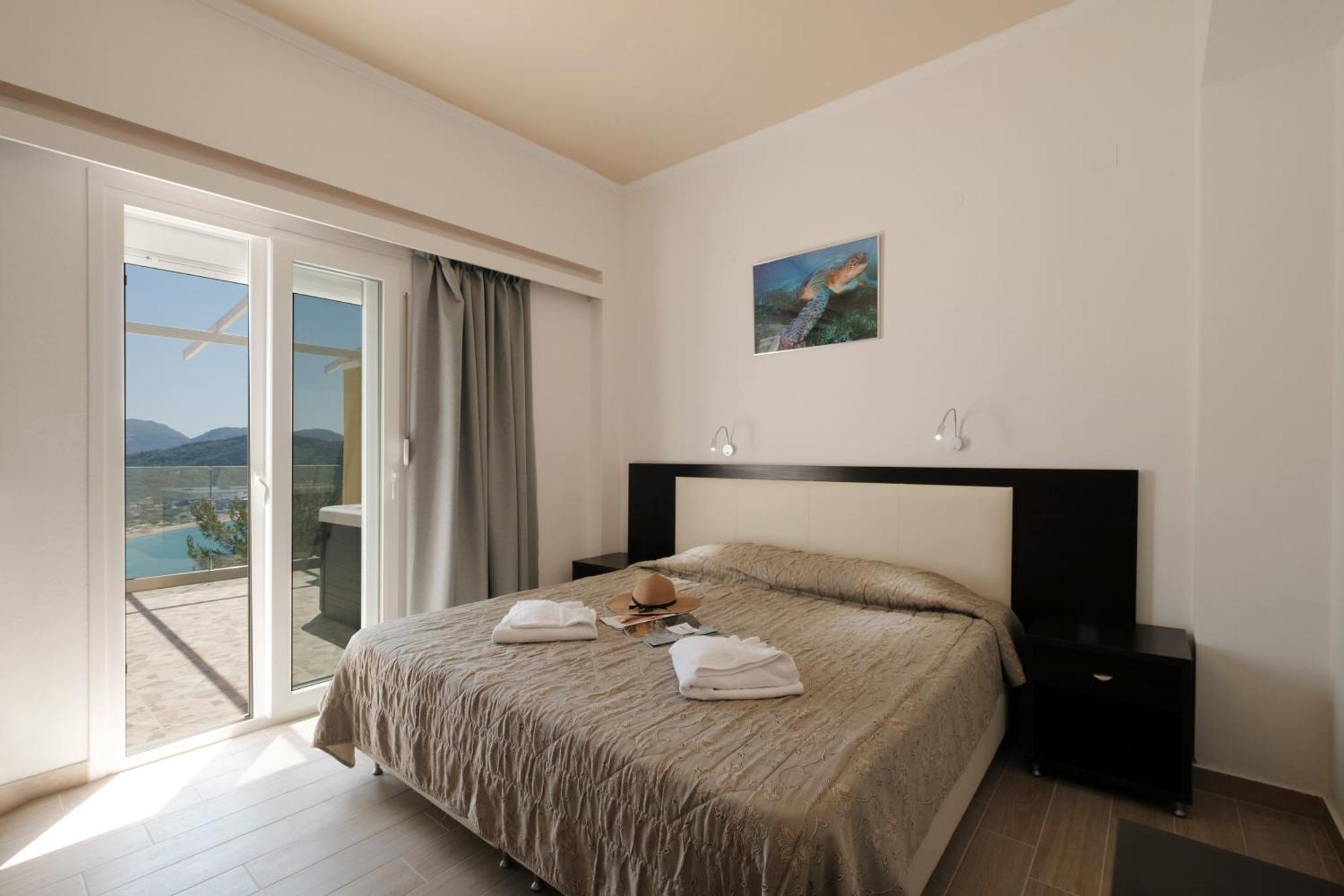 Zeus Throne Aparthotel *